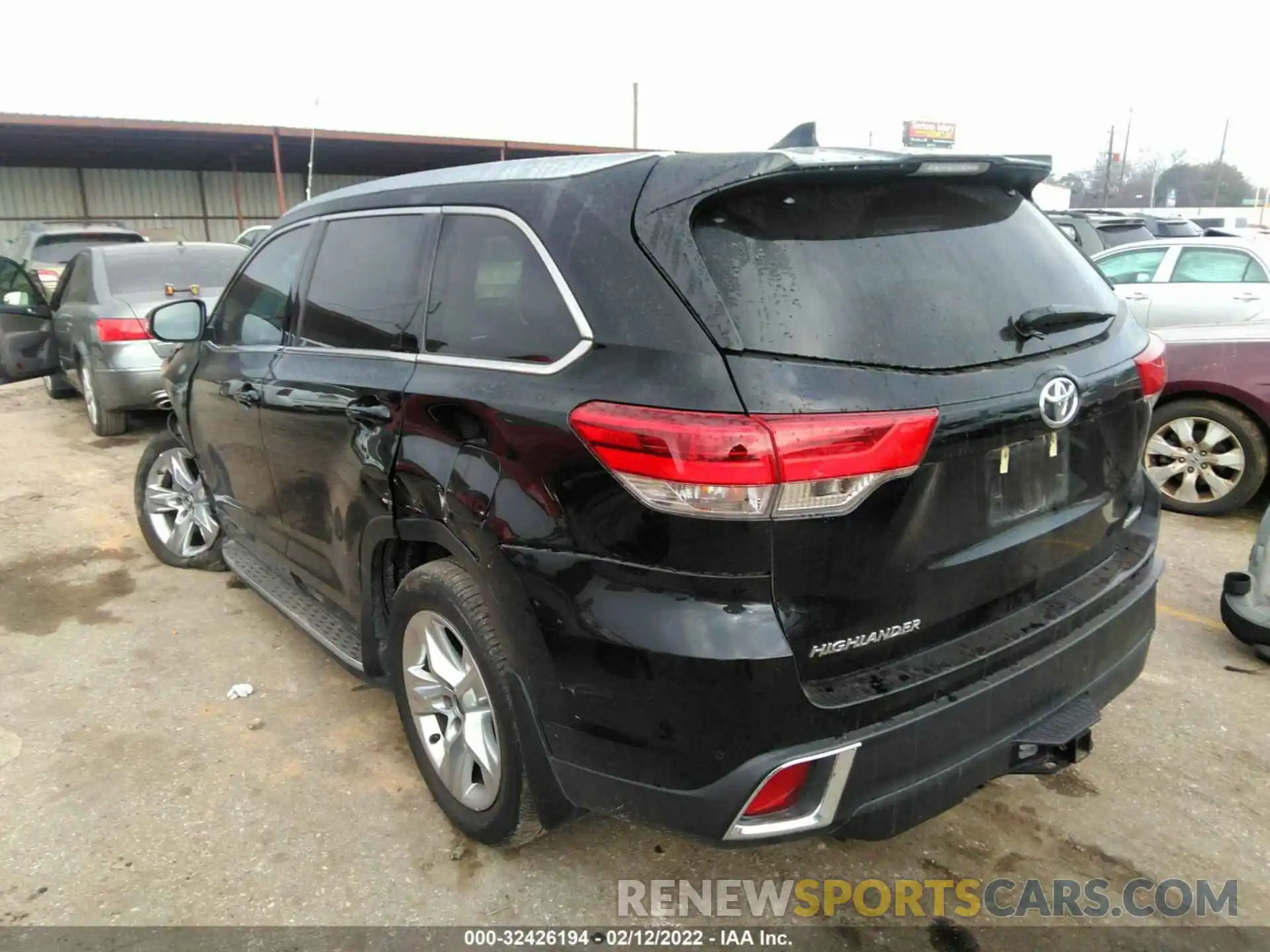 3 Photograph of a damaged car 5TDYZRFH5KS308419 TOYOTA HIGHLANDER 2019