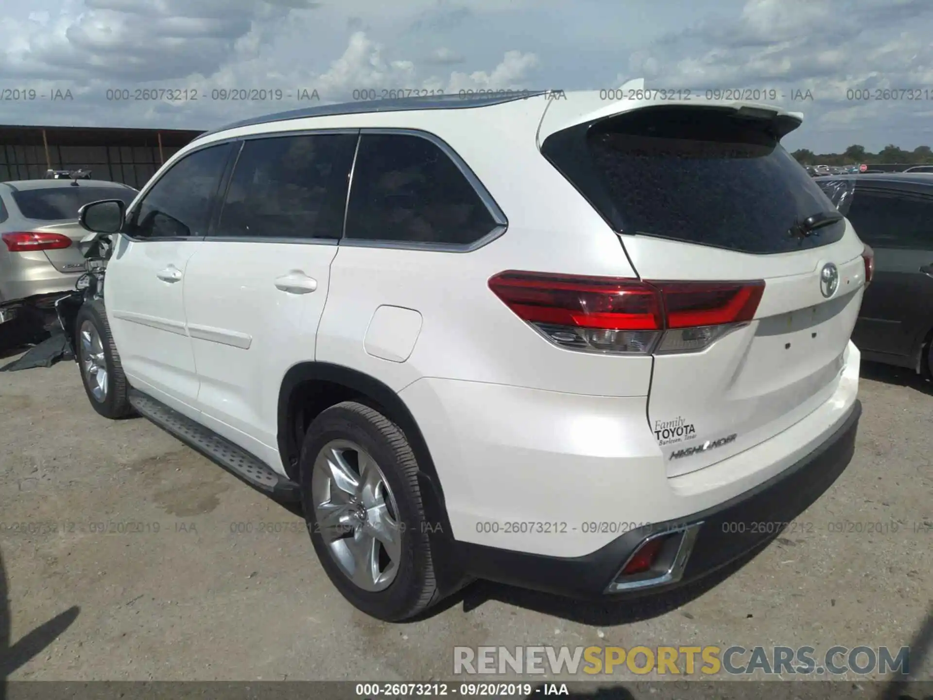 3 Photograph of a damaged car 5TDYZRFH5KS311479 TOYOTA HIGHLANDER 2019