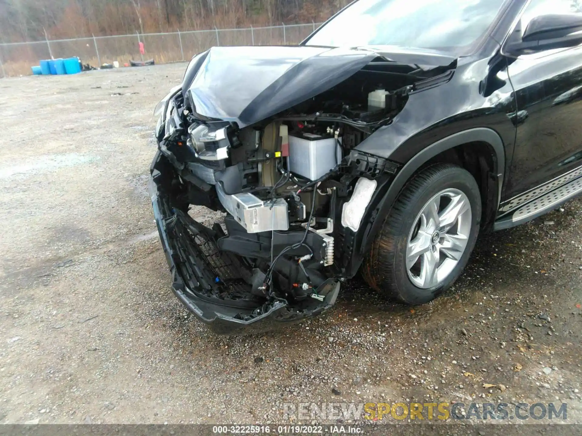 6 Photograph of a damaged car 5TDYZRFH5KS325060 TOYOTA HIGHLANDER 2019