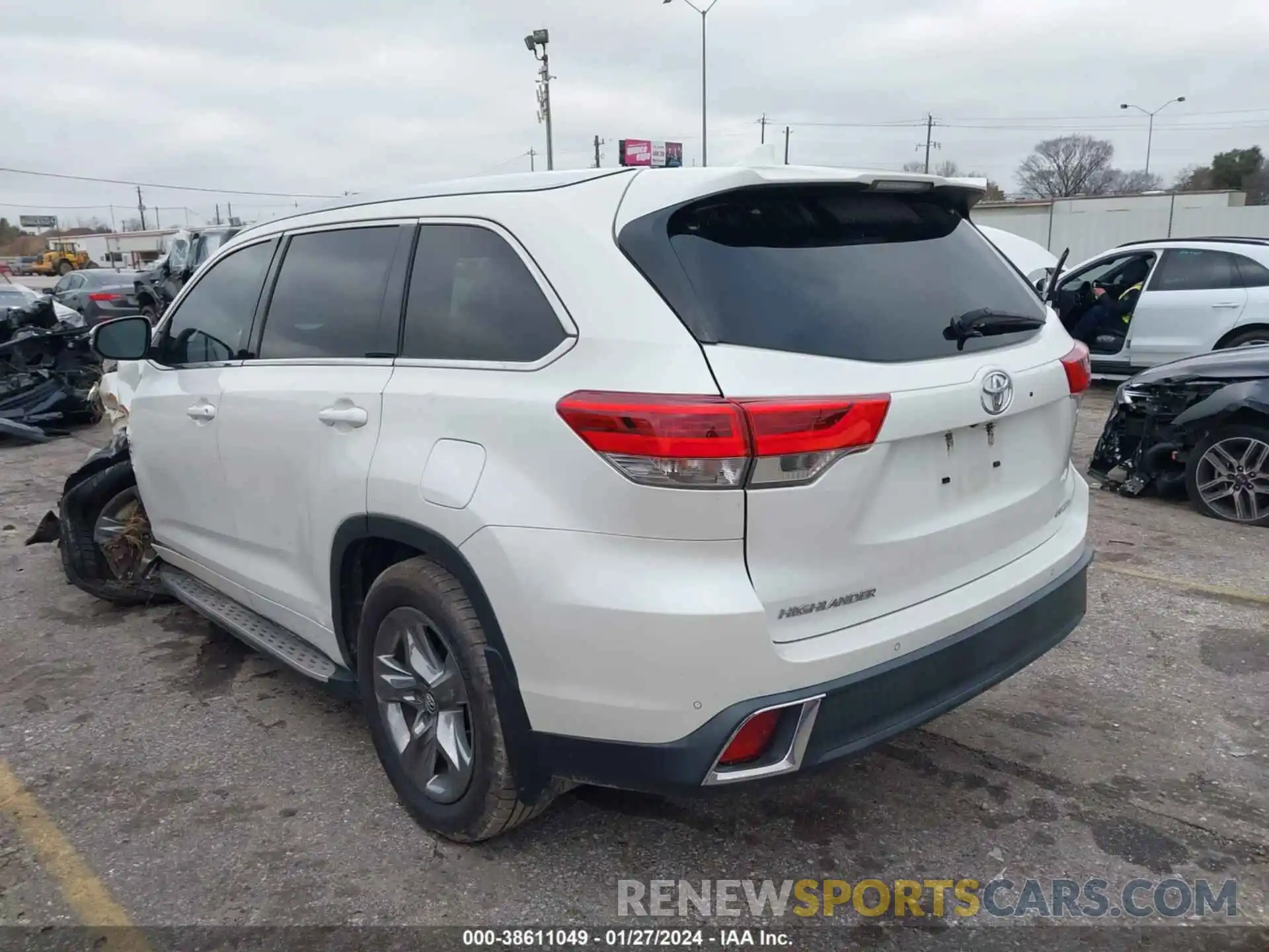 3 Photograph of a damaged car 5TDYZRFH5KS325687 TOYOTA HIGHLANDER 2019