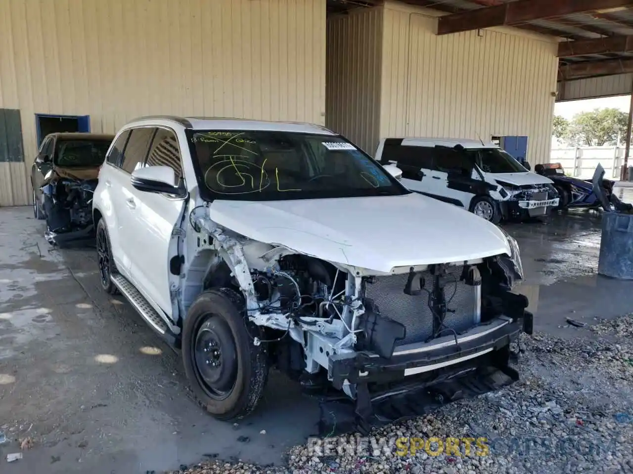 1 Photograph of a damaged car 5TDYZRFH5KS331473 TOYOTA HIGHLANDER 2019