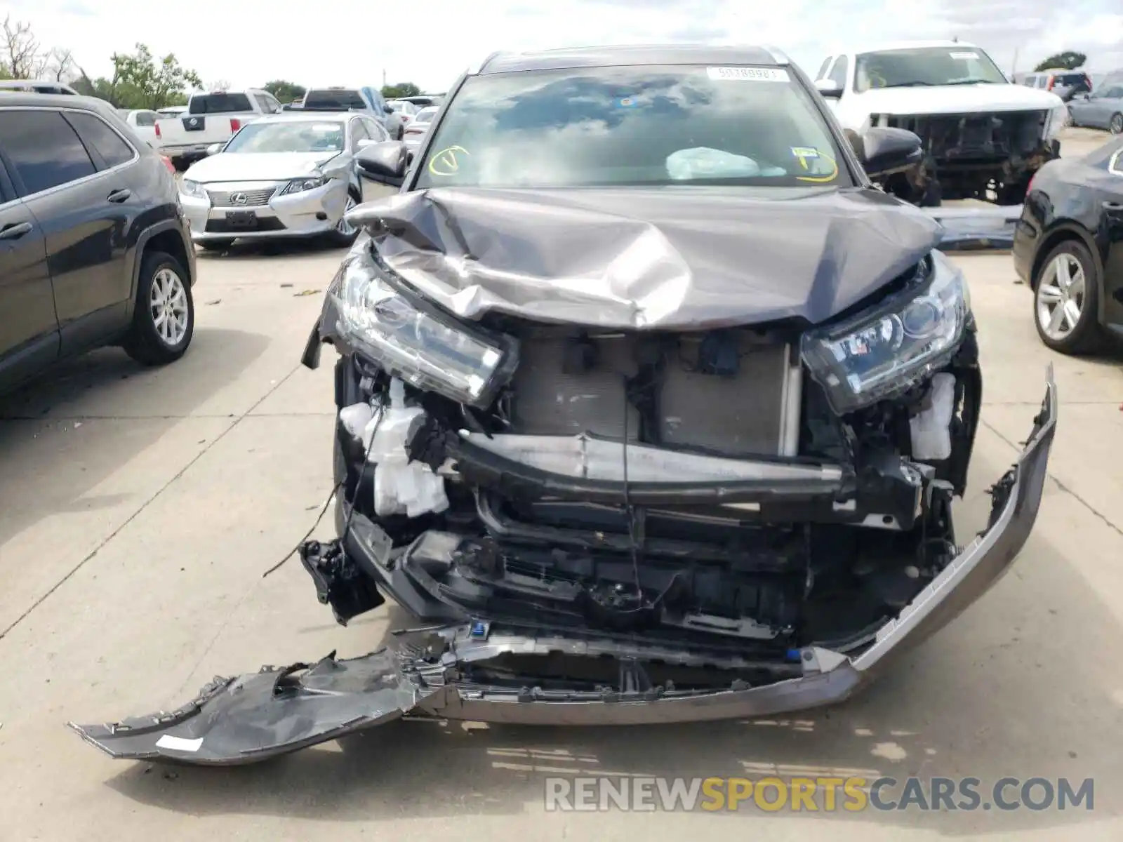 9 Photograph of a damaged car 5TDYZRFH5KS353005 TOYOTA HIGHLANDER 2019