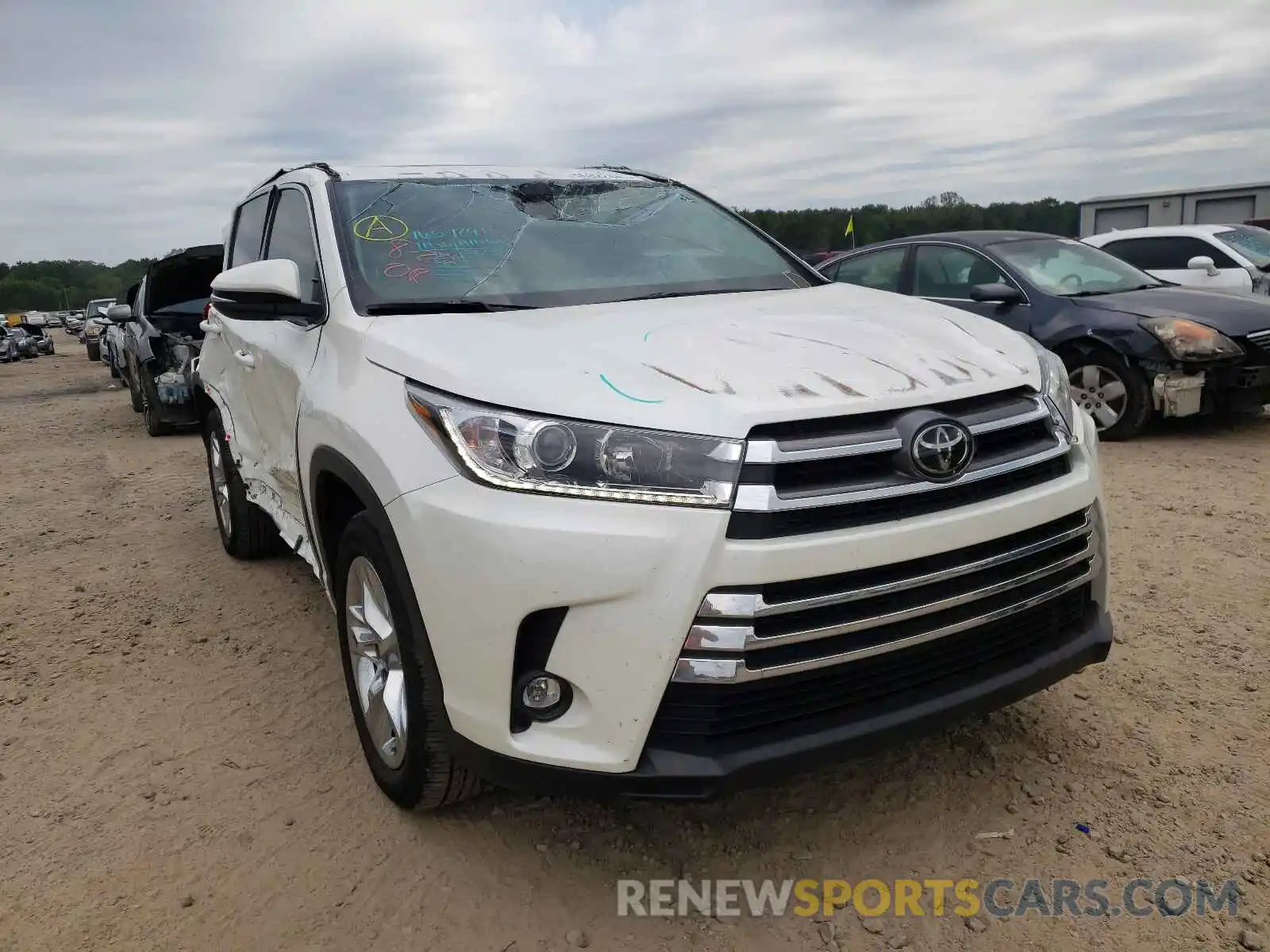 1 Photograph of a damaged car 5TDYZRFH6KS290383 TOYOTA HIGHLANDER 2019