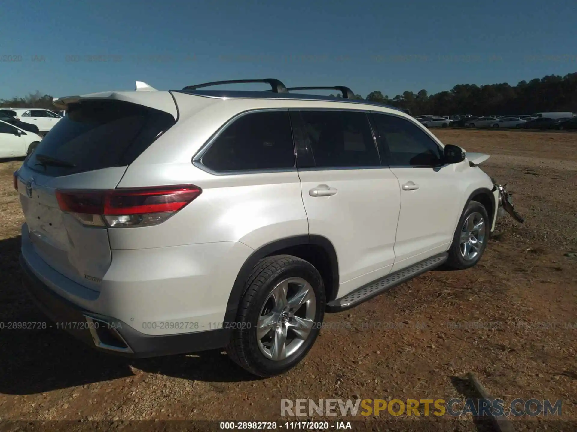 4 Photograph of a damaged car 5TDYZRFH6KS300636 TOYOTA HIGHLANDER 2019