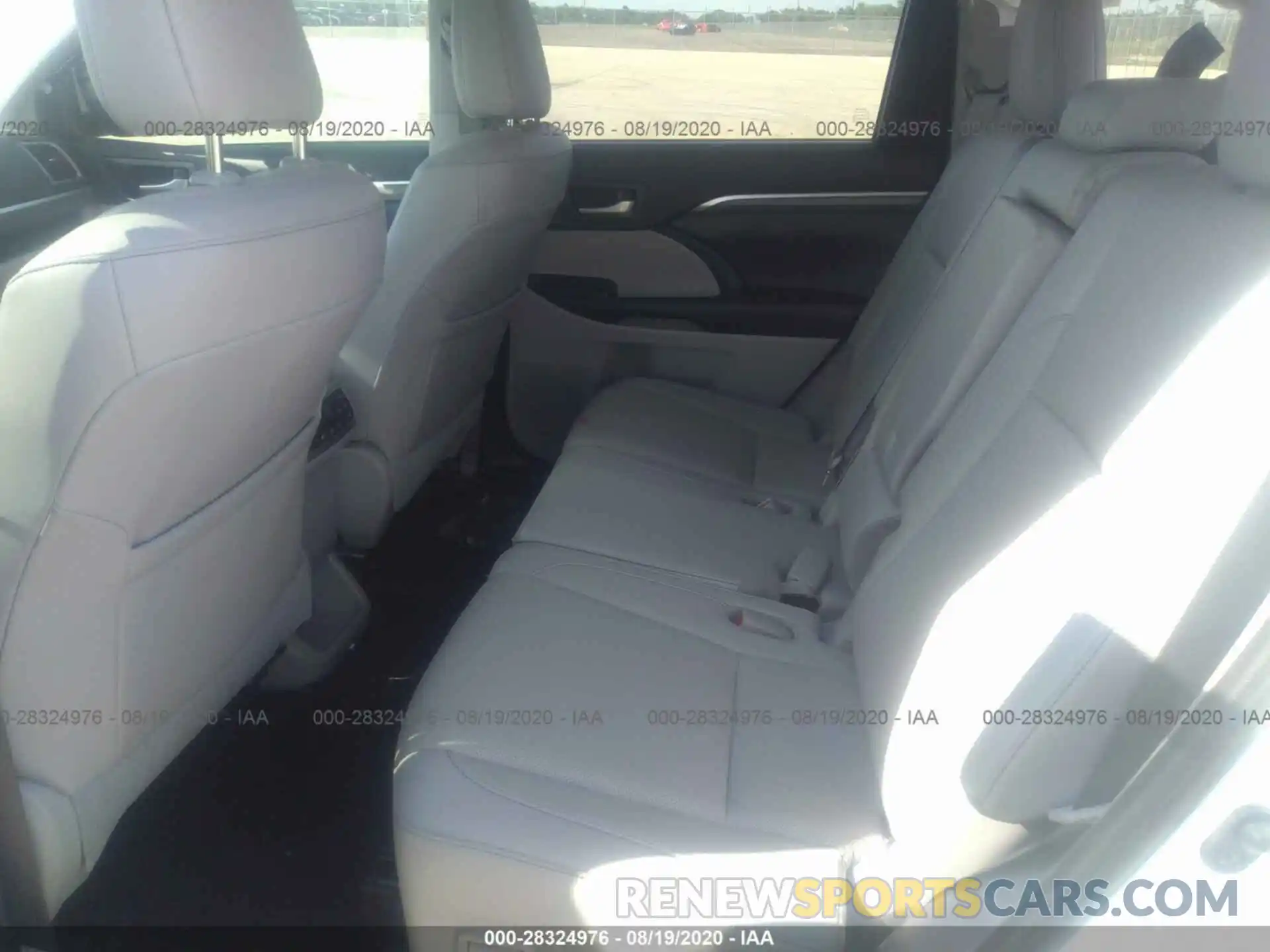 8 Photograph of a damaged car 5TDYZRFH6KS321678 TOYOTA HIGHLANDER 2019