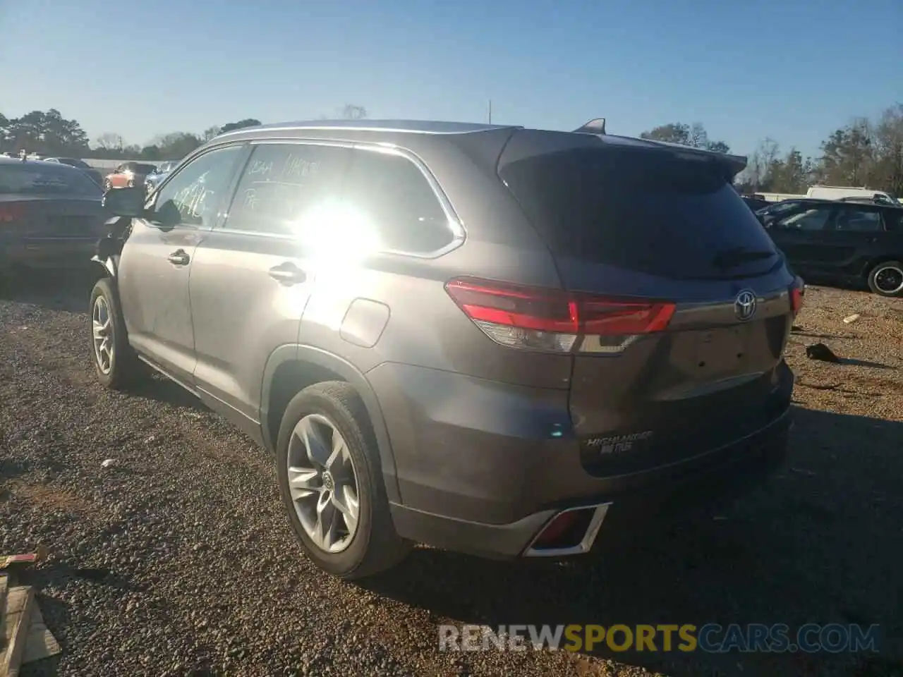 3 Photograph of a damaged car 5TDYZRFH6KS342434 TOYOTA HIGHLANDER 2019