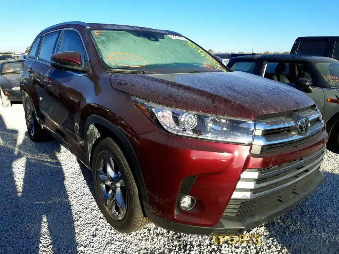 1 Photograph of a damaged car 5TDYZRFH6KS355023 TOYOTA HIGHLANDER 2019