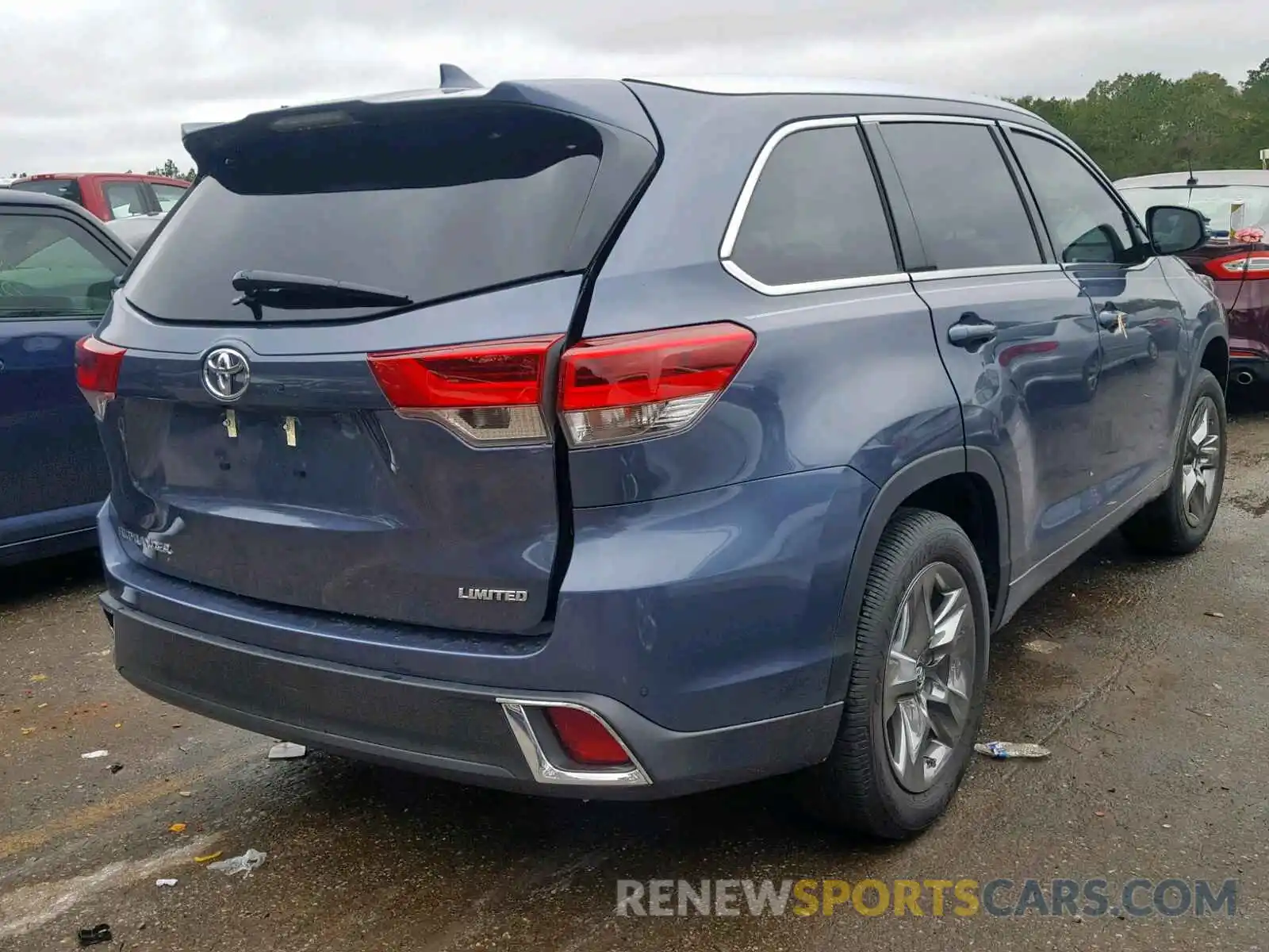 4 Photograph of a damaged car 5TDYZRFH7KS293616 TOYOTA HIGHLANDER 2019