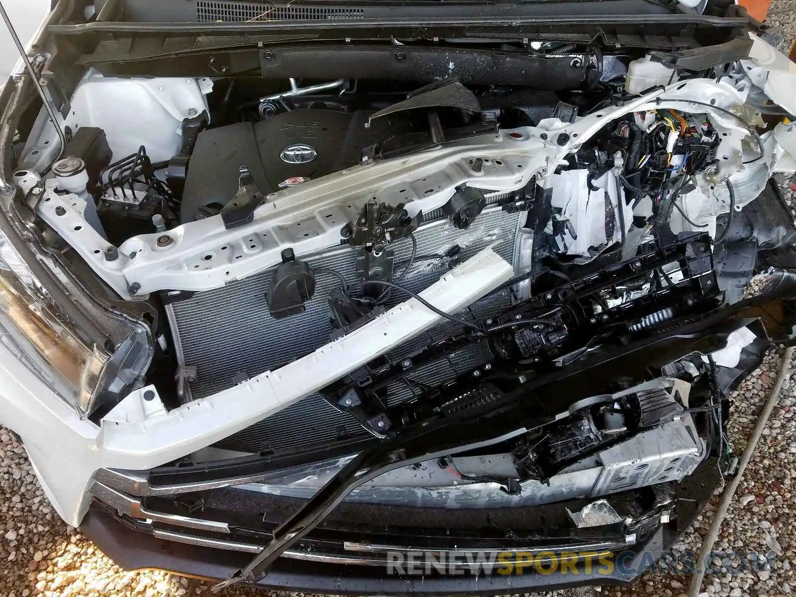 7 Photograph of a damaged car 5TDYZRFH7KS315503 TOYOTA HIGHLANDER 2019