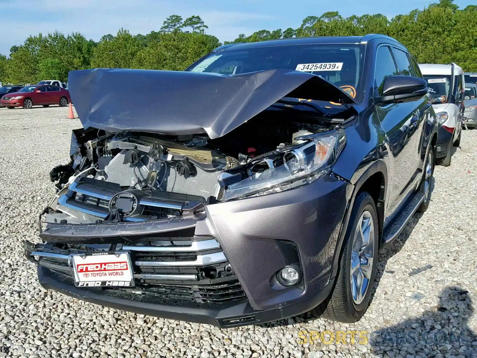 2 Photograph of a damaged car 5TDYZRFH7KS319129 TOYOTA HIGHLANDER 2019