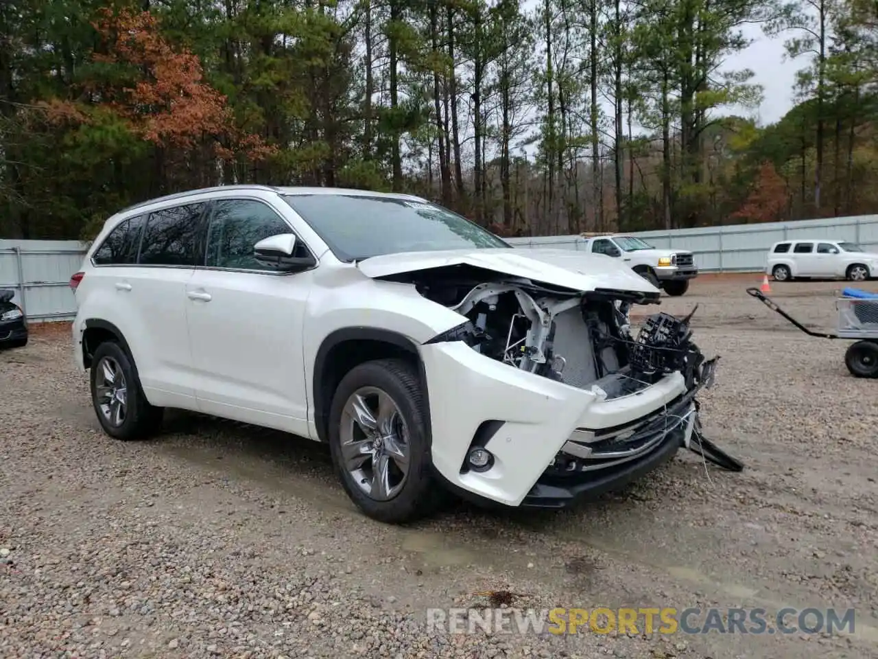 1 Photograph of a damaged car 5TDYZRFH7KS323505 TOYOTA HIGHLANDER 2019