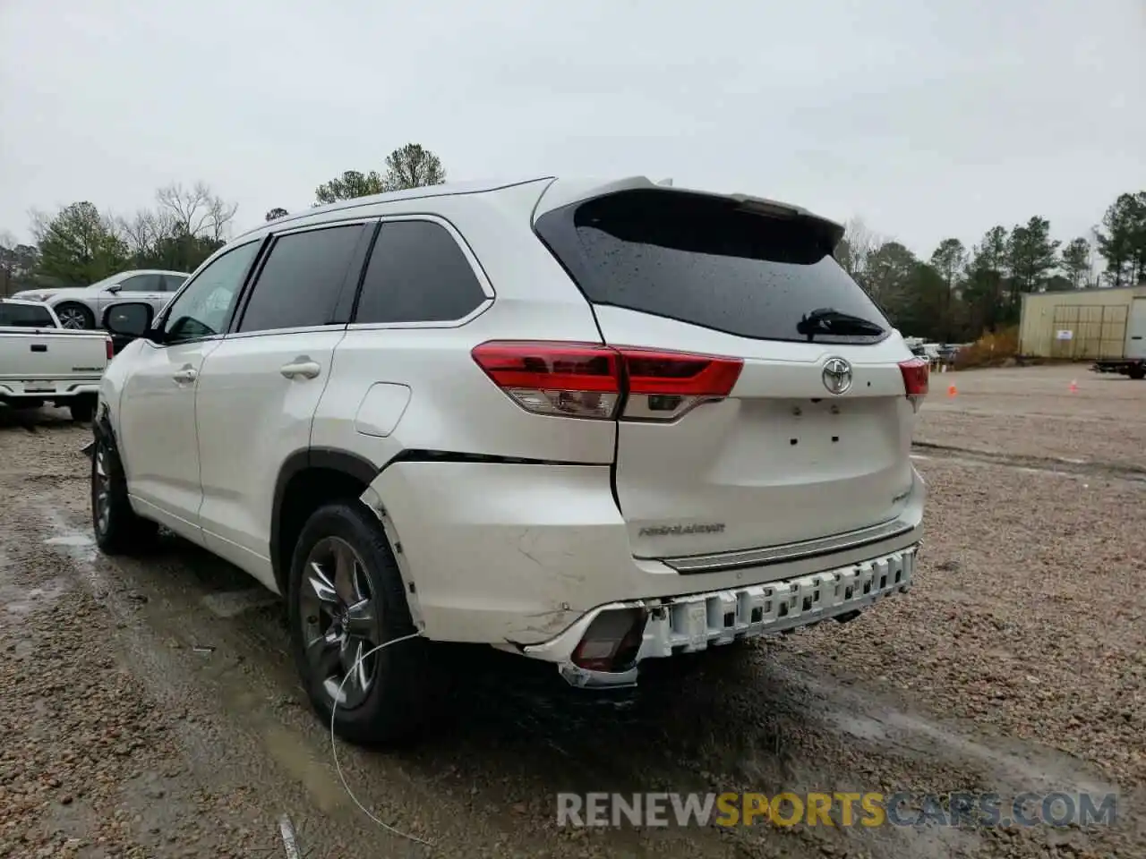 3 Photograph of a damaged car 5TDYZRFH7KS323505 TOYOTA HIGHLANDER 2019