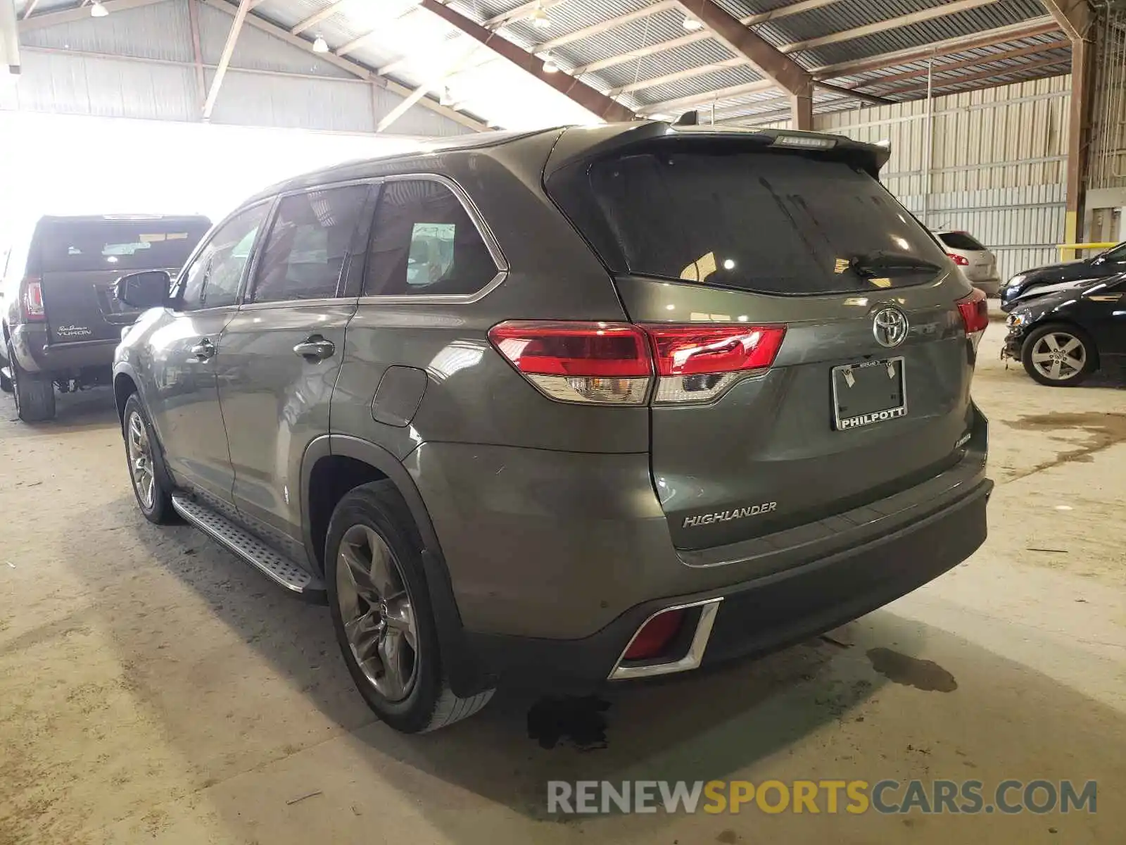 3 Photograph of a damaged car 5TDYZRFH7KS326579 TOYOTA HIGHLANDER 2019