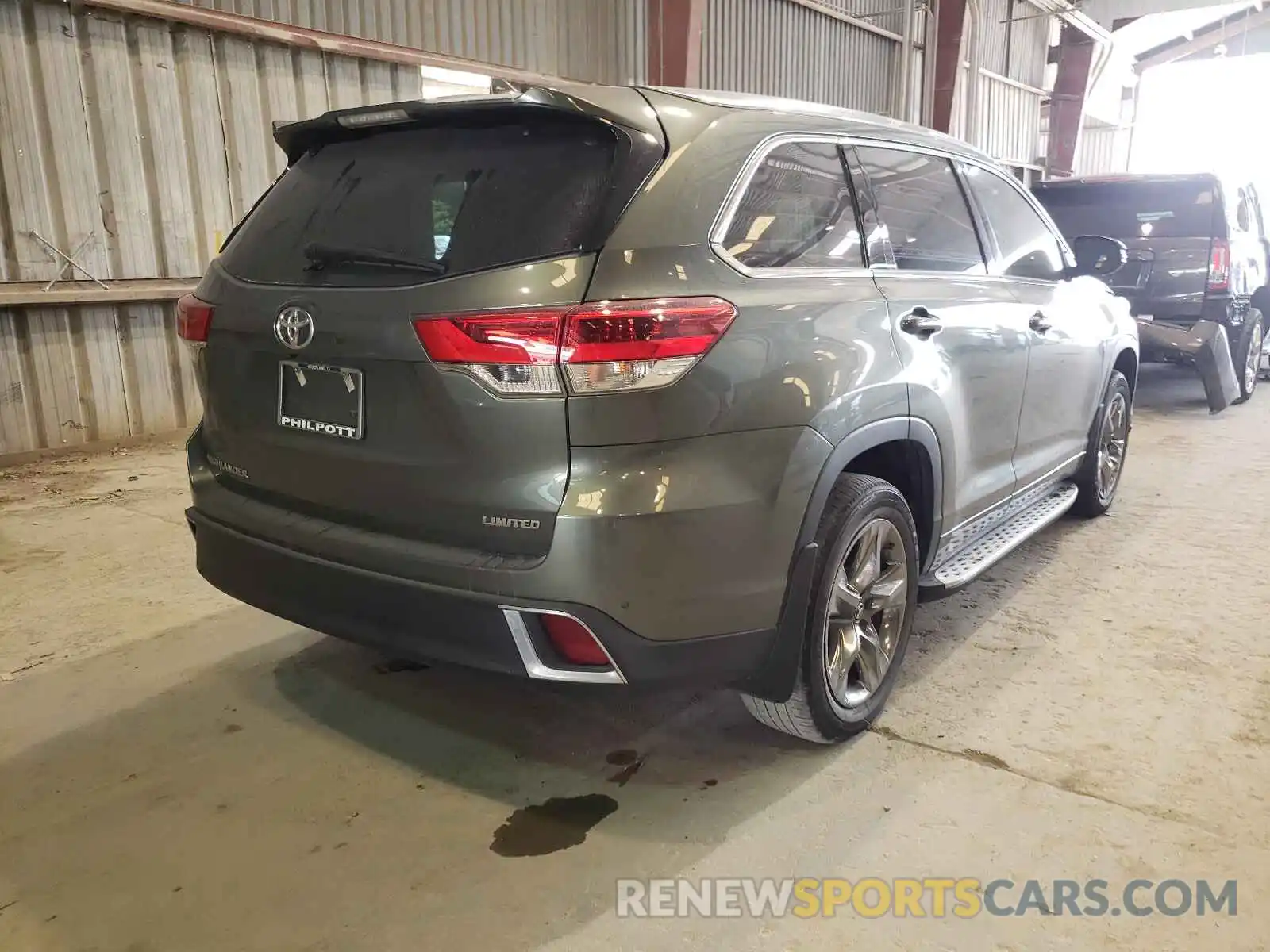 4 Photograph of a damaged car 5TDYZRFH7KS326579 TOYOTA HIGHLANDER 2019