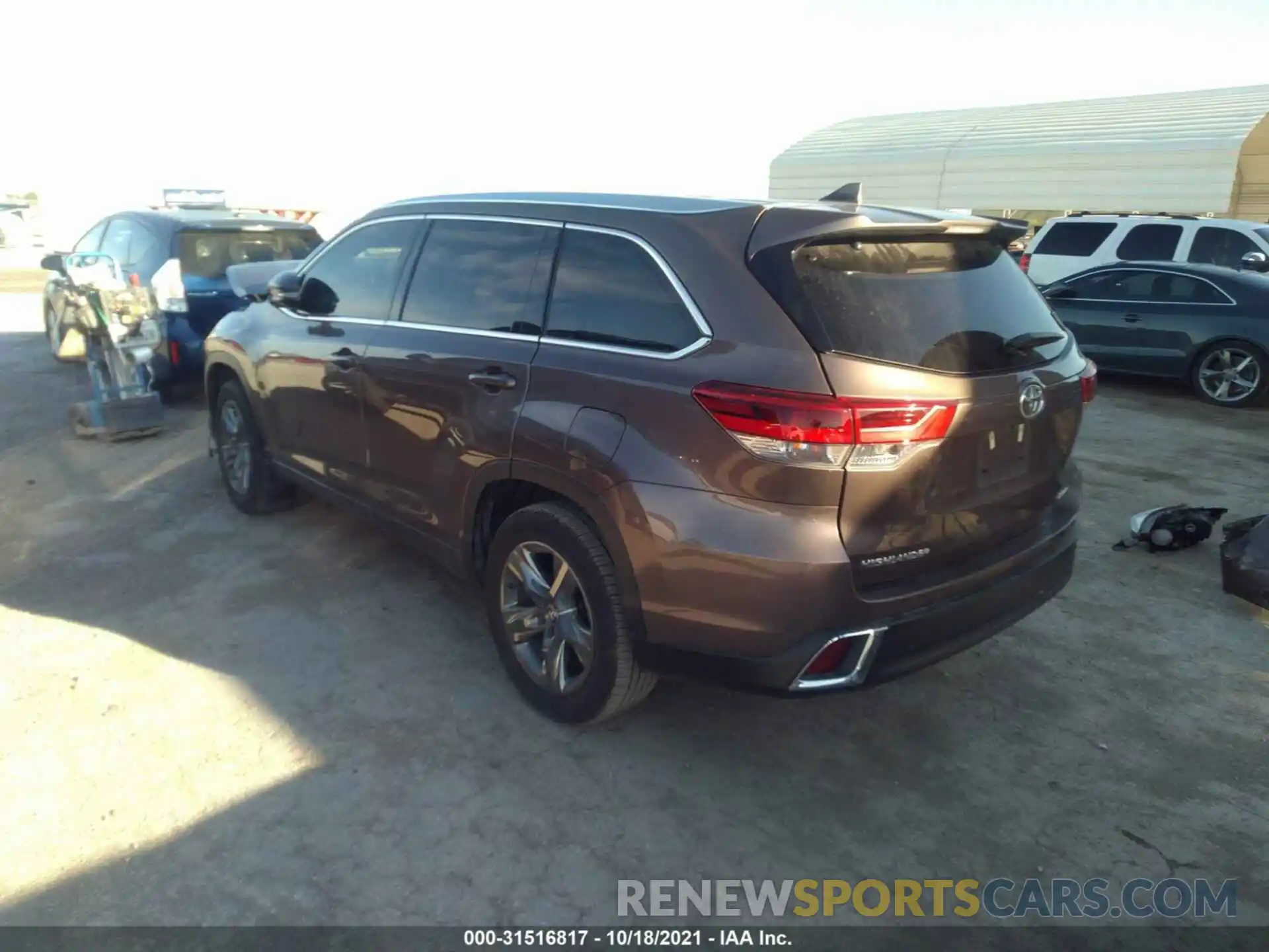 3 Photograph of a damaged car 5TDYZRFH7KS328591 TOYOTA HIGHLANDER 2019