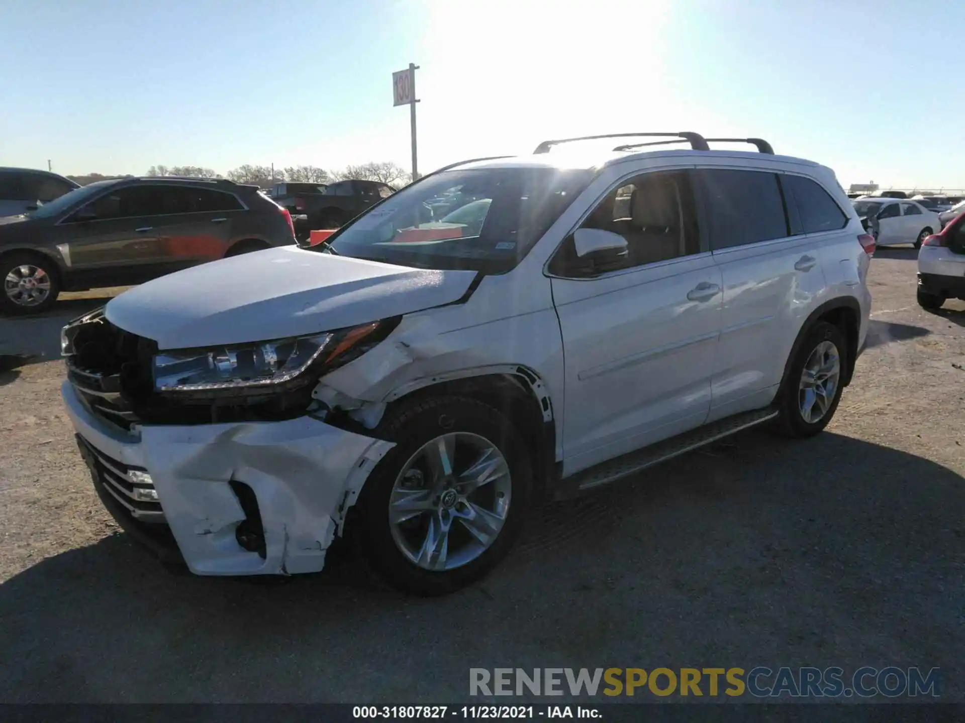 2 Photograph of a damaged car 5TDYZRFH7KS328767 TOYOTA HIGHLANDER 2019