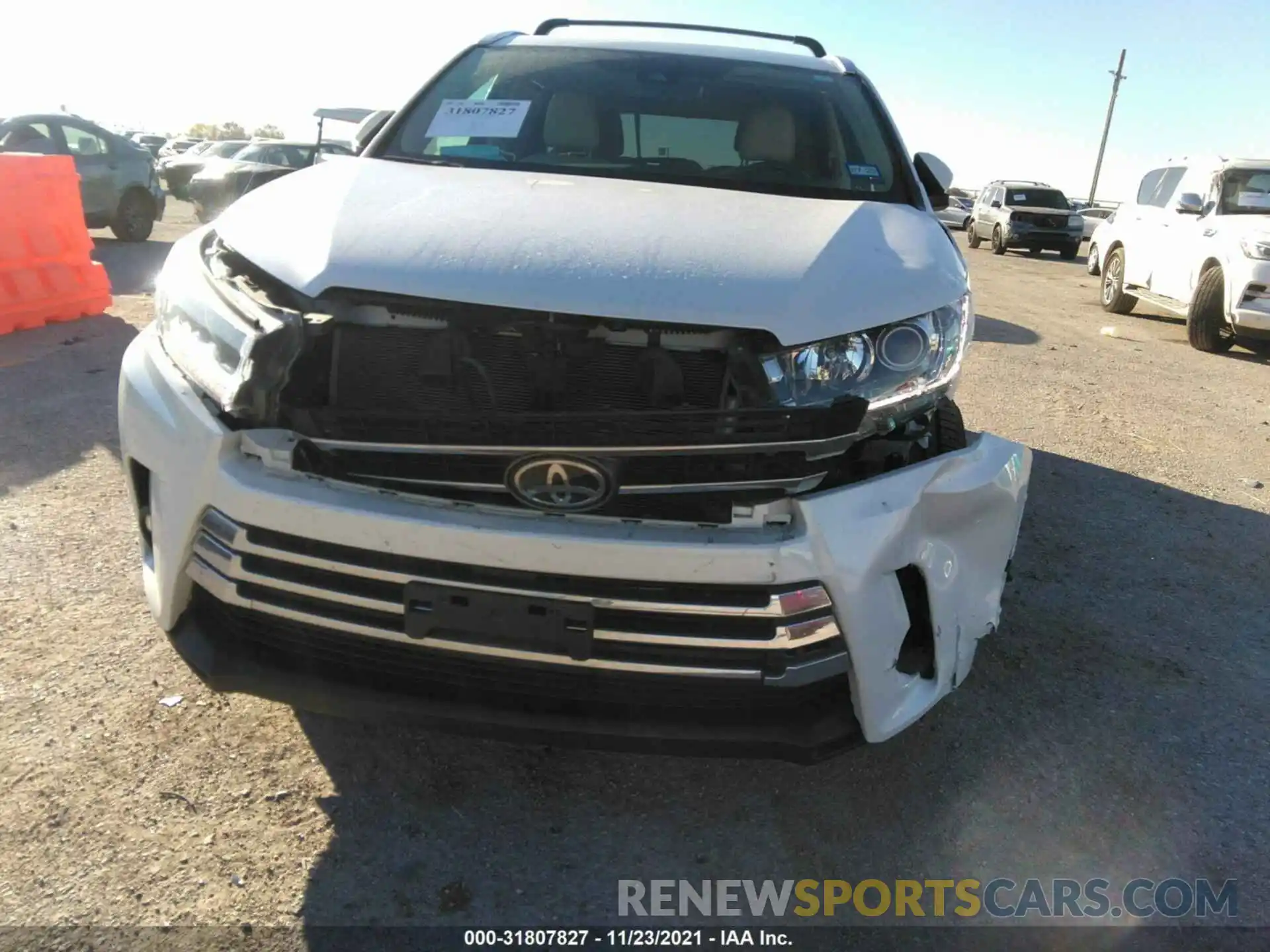 6 Photograph of a damaged car 5TDYZRFH7KS328767 TOYOTA HIGHLANDER 2019