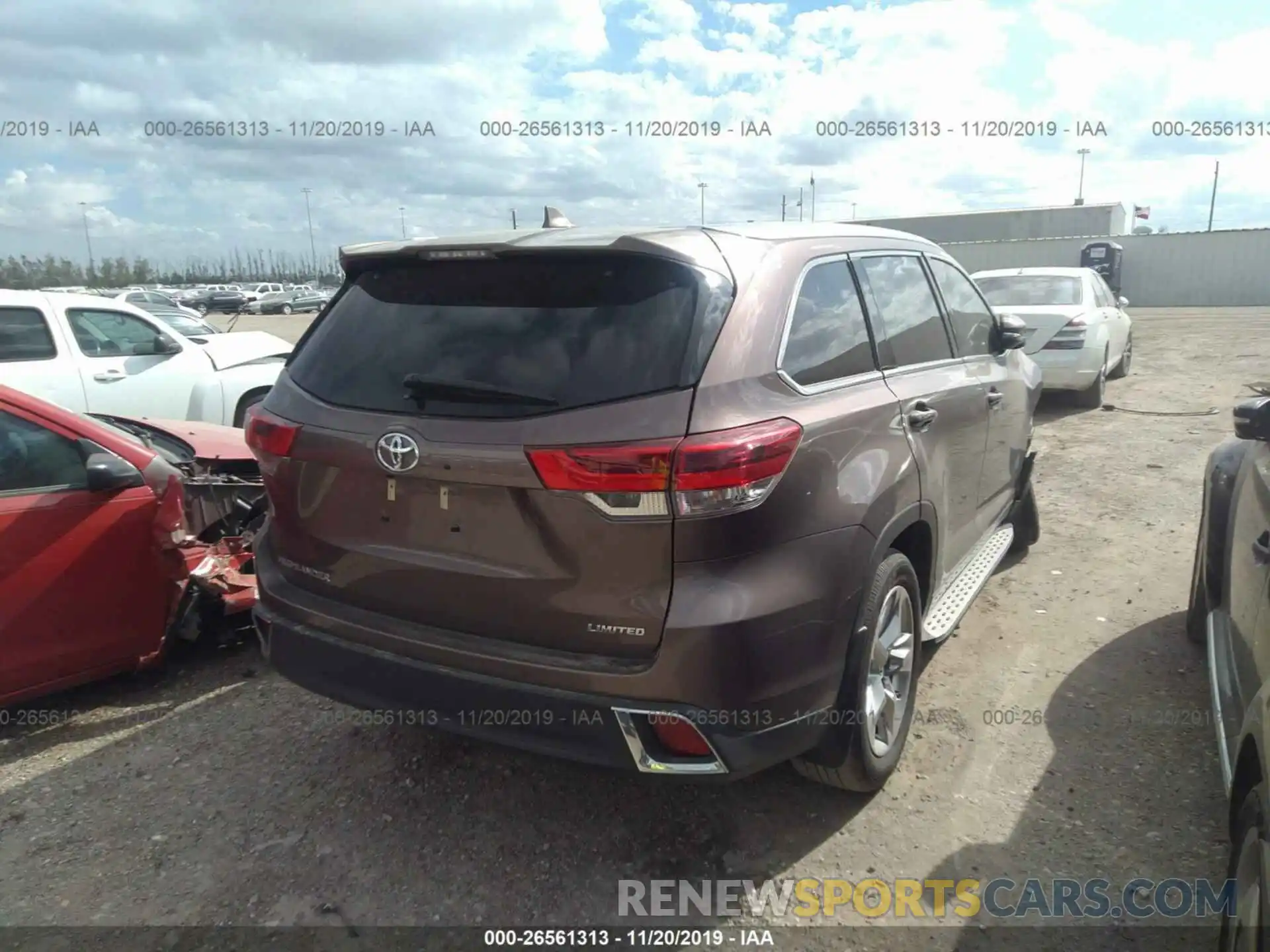 4 Photograph of a damaged car 5TDYZRFH7KS333404 TOYOTA HIGHLANDER 2019