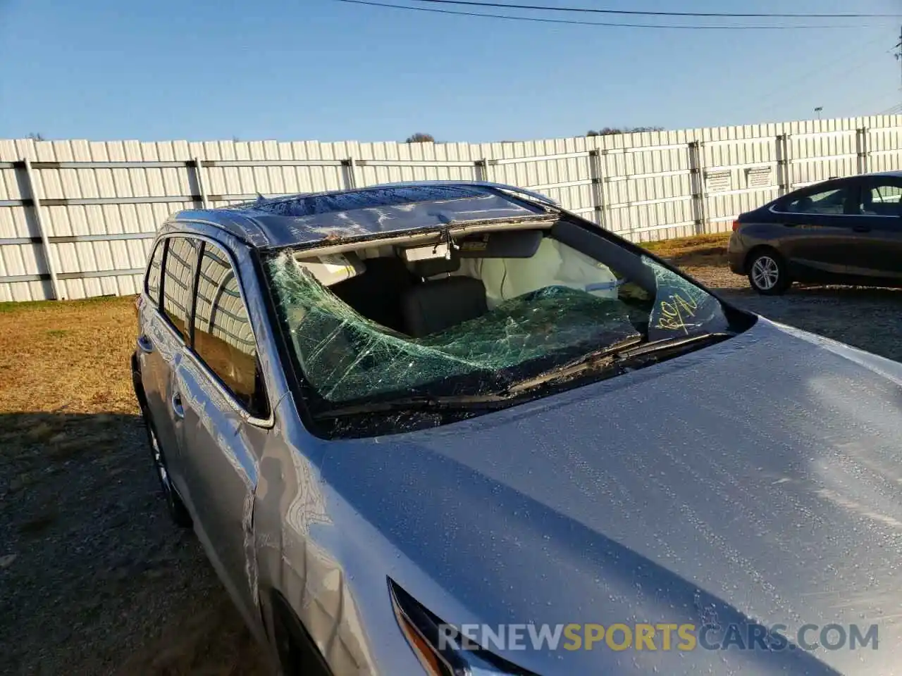 9 Photograph of a damaged car 5TDYZRFH7KS337341 TOYOTA HIGHLANDER 2019