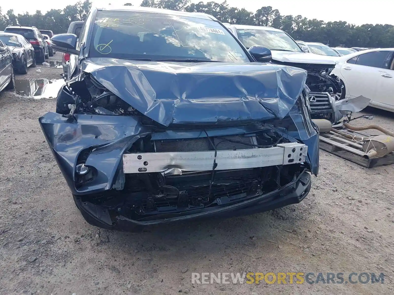 9 Photograph of a damaged car 5TDYZRFH7KS339820 TOYOTA HIGHLANDER 2019