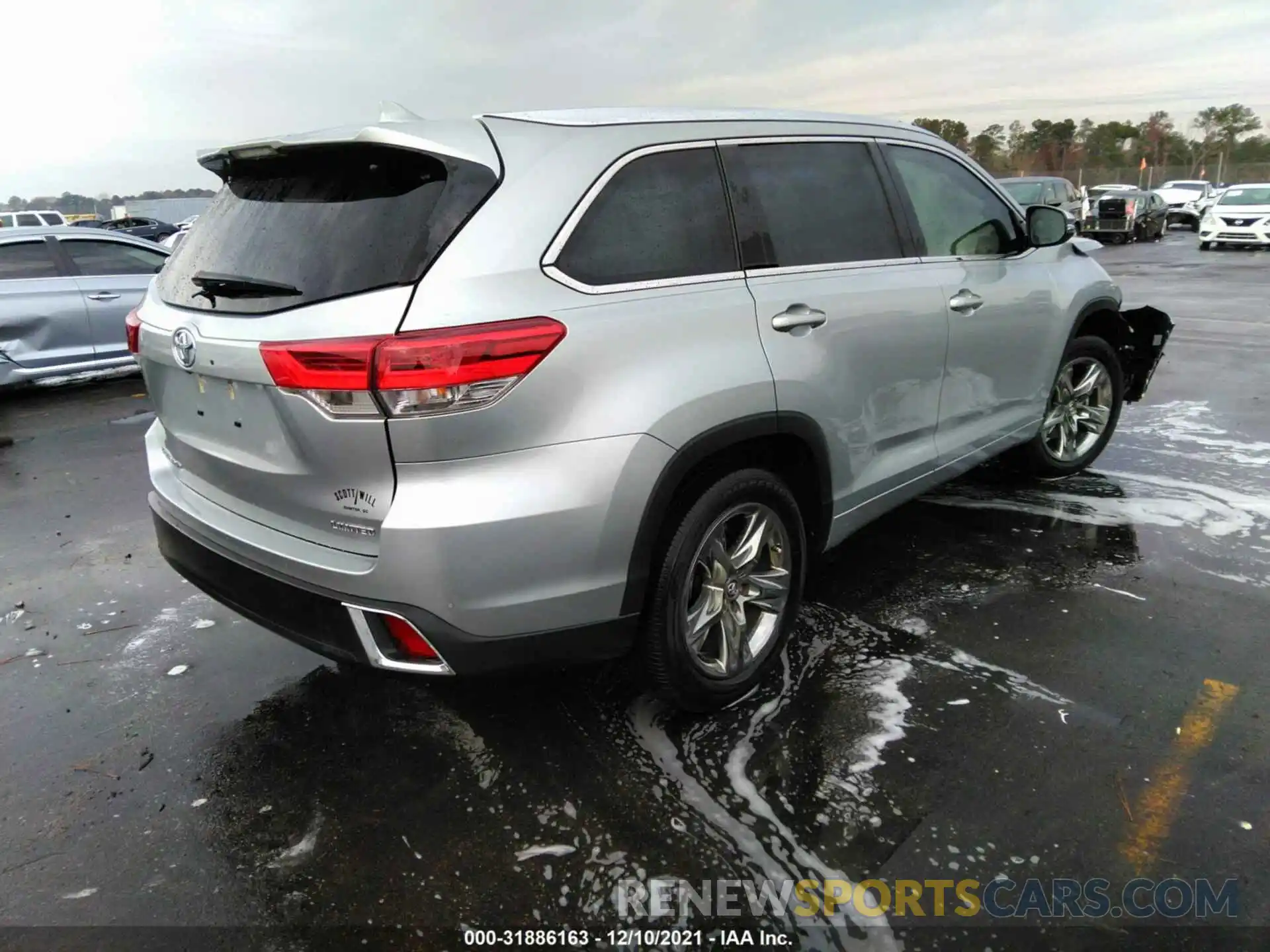 4 Photograph of a damaged car 5TDYZRFH7KS345584 TOYOTA HIGHLANDER 2019