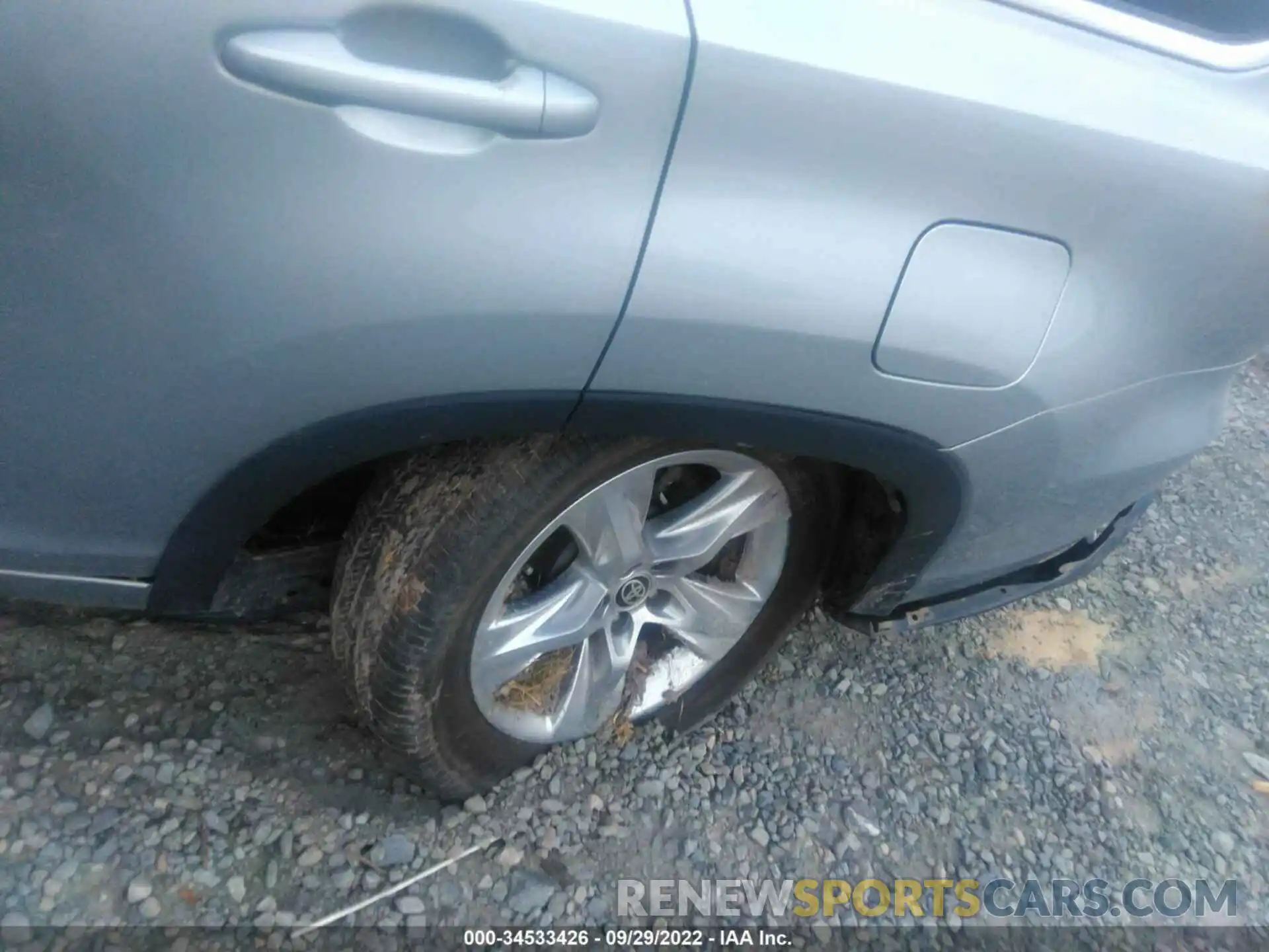 6 Photograph of a damaged car 5TDYZRFH7KS366984 TOYOTA HIGHLANDER 2019