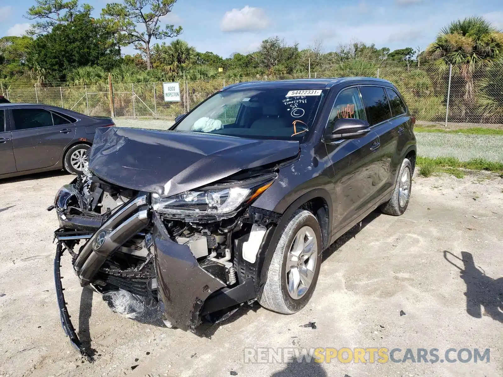 2 Photograph of a damaged car 5TDYZRFH8KS297089 TOYOTA HIGHLANDER 2019