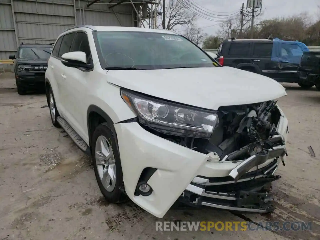 1 Photograph of a damaged car 5TDYZRFH8KS299036 TOYOTA HIGHLANDER 2019