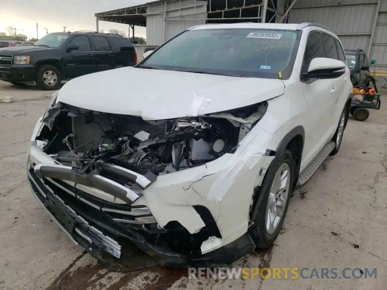 2 Photograph of a damaged car 5TDYZRFH8KS299036 TOYOTA HIGHLANDER 2019