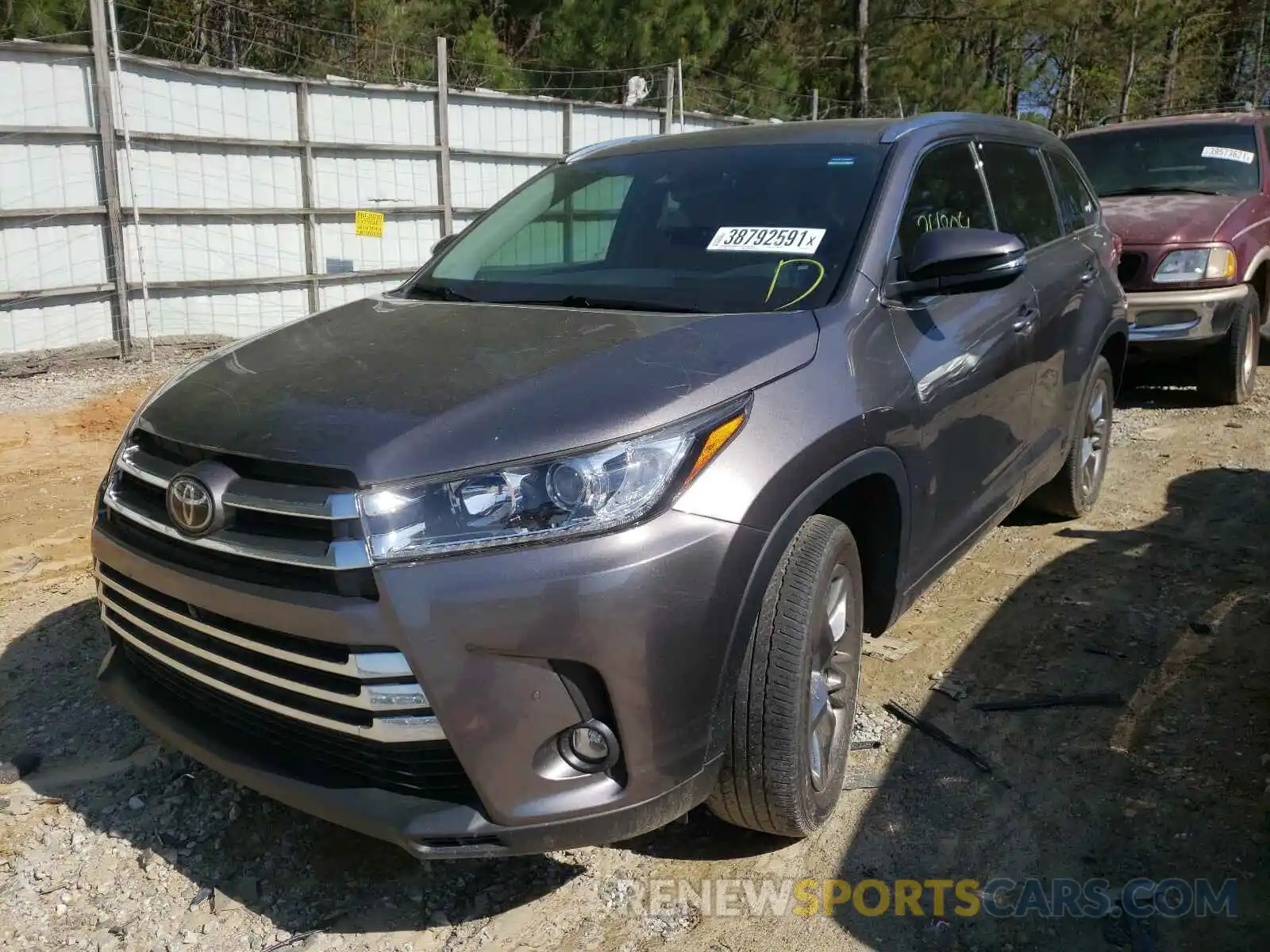 2 Photograph of a damaged car 5TDYZRFH8KS301061 TOYOTA HIGHLANDER 2019