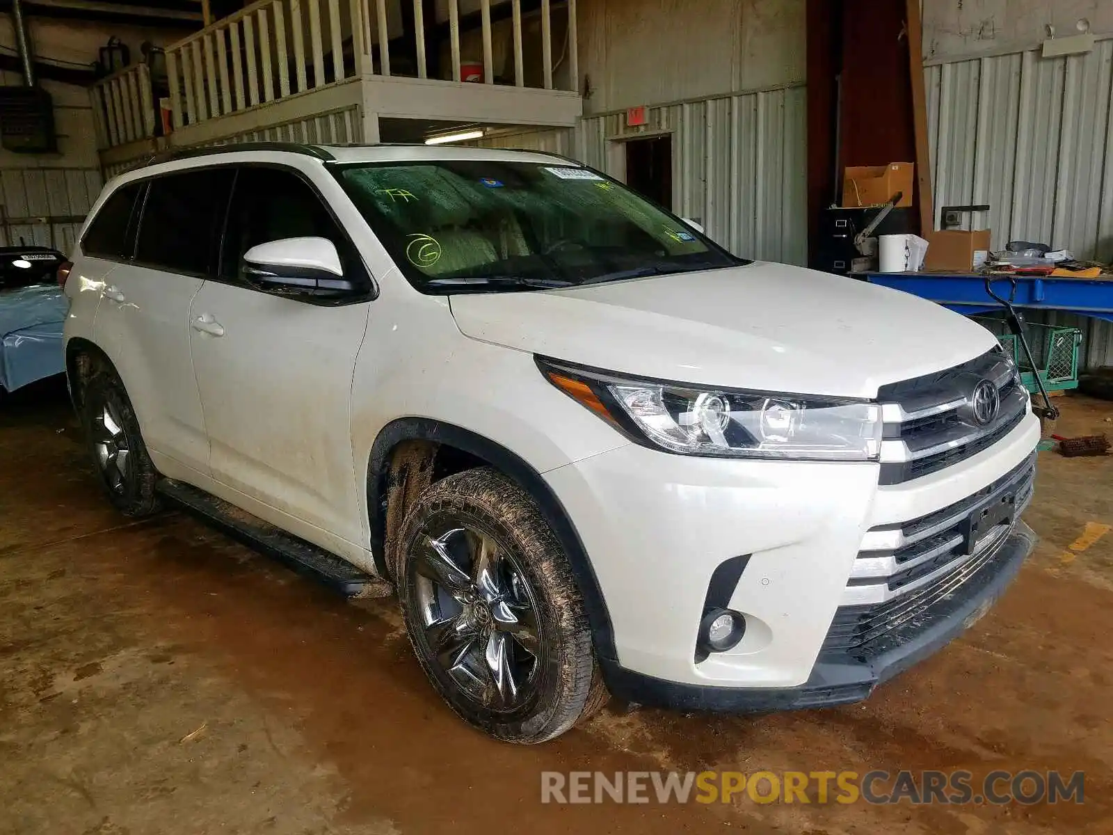 1 Photograph of a damaged car 5TDYZRFH8KS301965 TOYOTA HIGHLANDER 2019