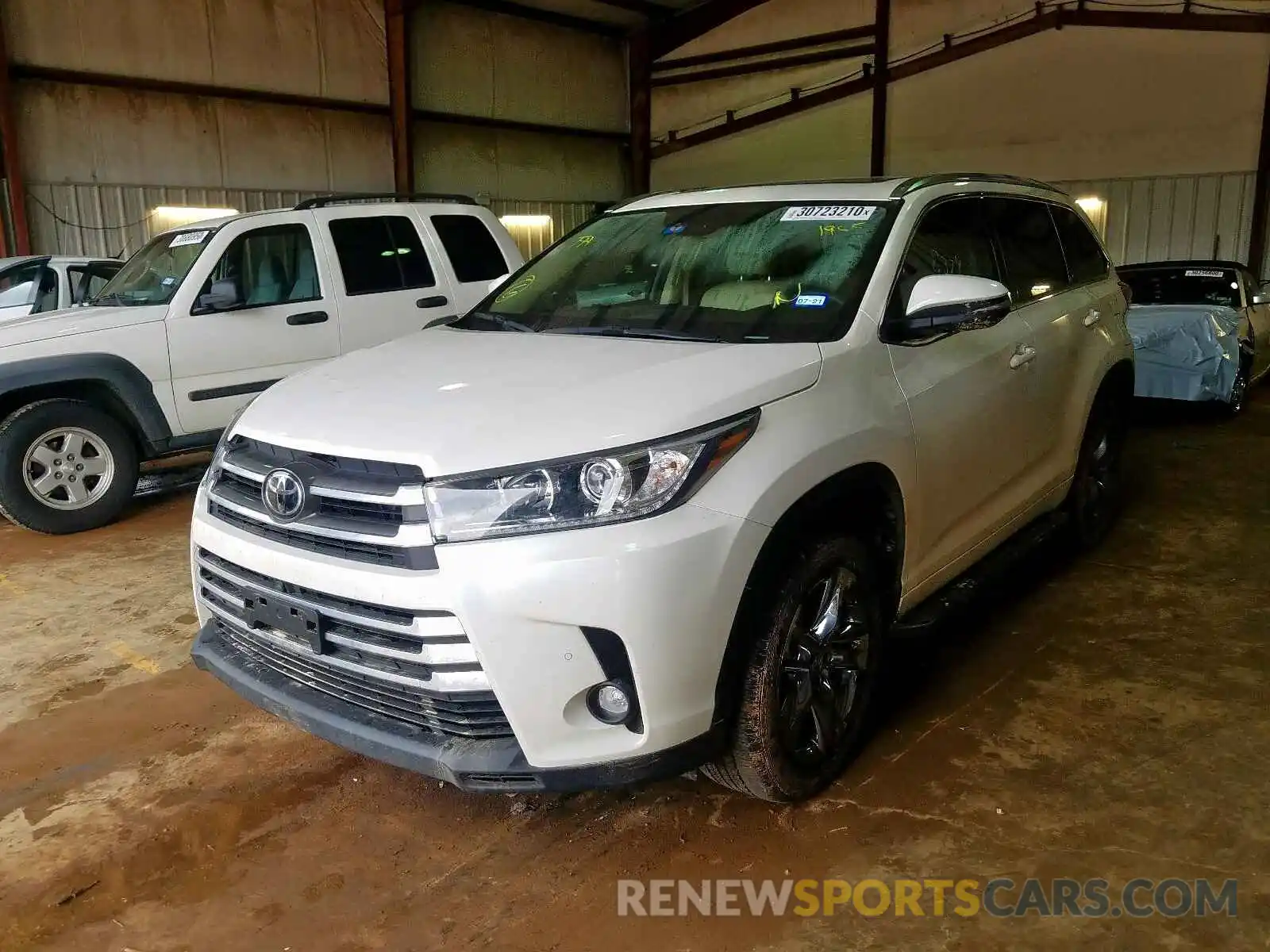 2 Photograph of a damaged car 5TDYZRFH8KS301965 TOYOTA HIGHLANDER 2019