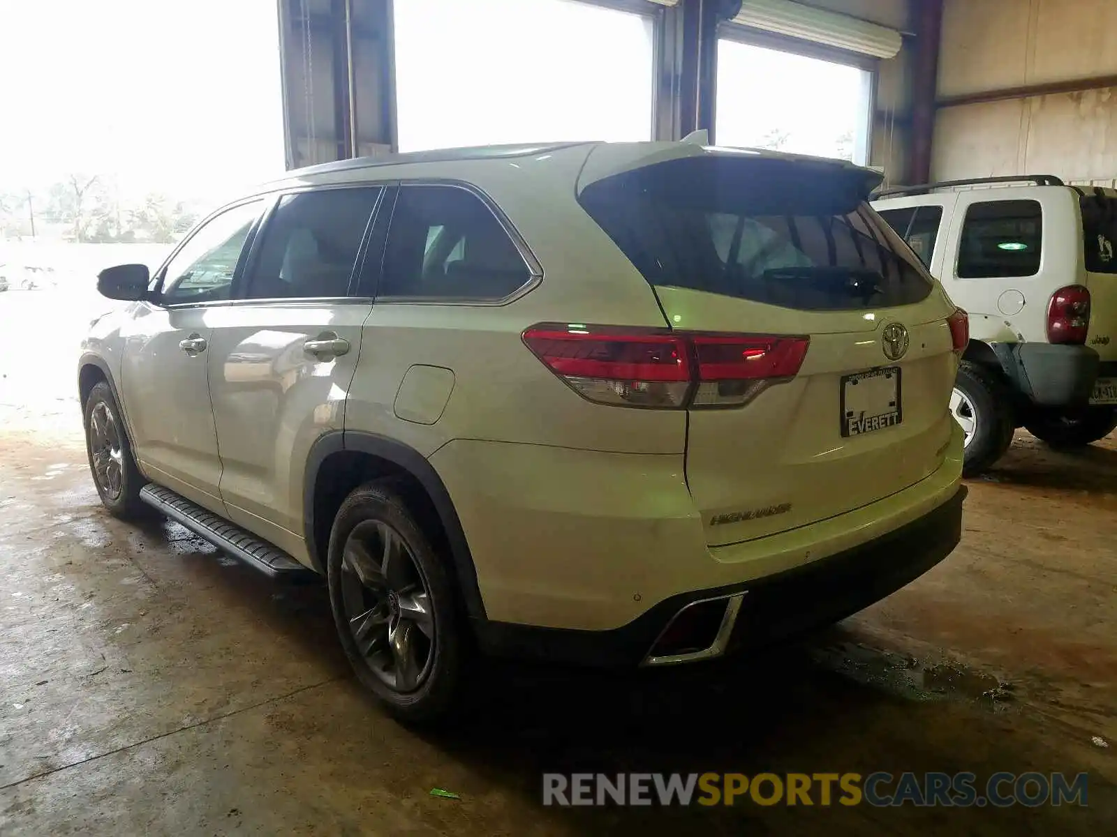 3 Photograph of a damaged car 5TDYZRFH8KS301965 TOYOTA HIGHLANDER 2019