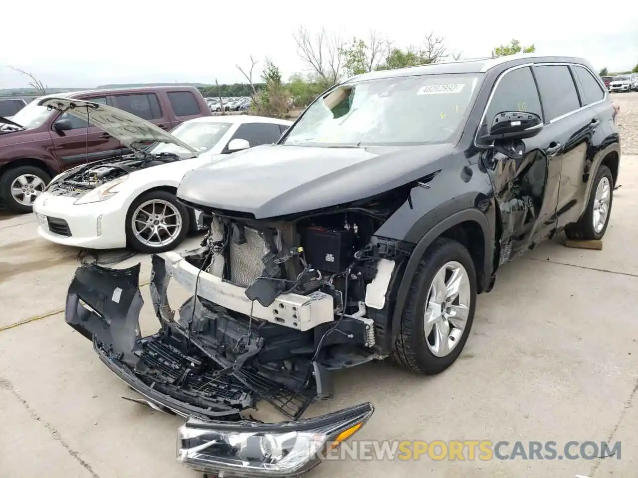 2 Photograph of a damaged car 5TDYZRFH8KS305644 TOYOTA HIGHLANDER 2019