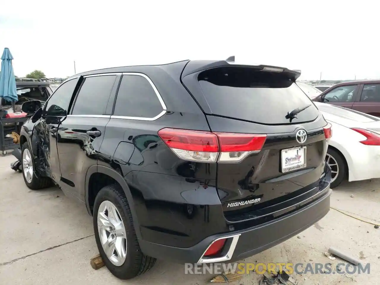 3 Photograph of a damaged car 5TDYZRFH8KS305644 TOYOTA HIGHLANDER 2019