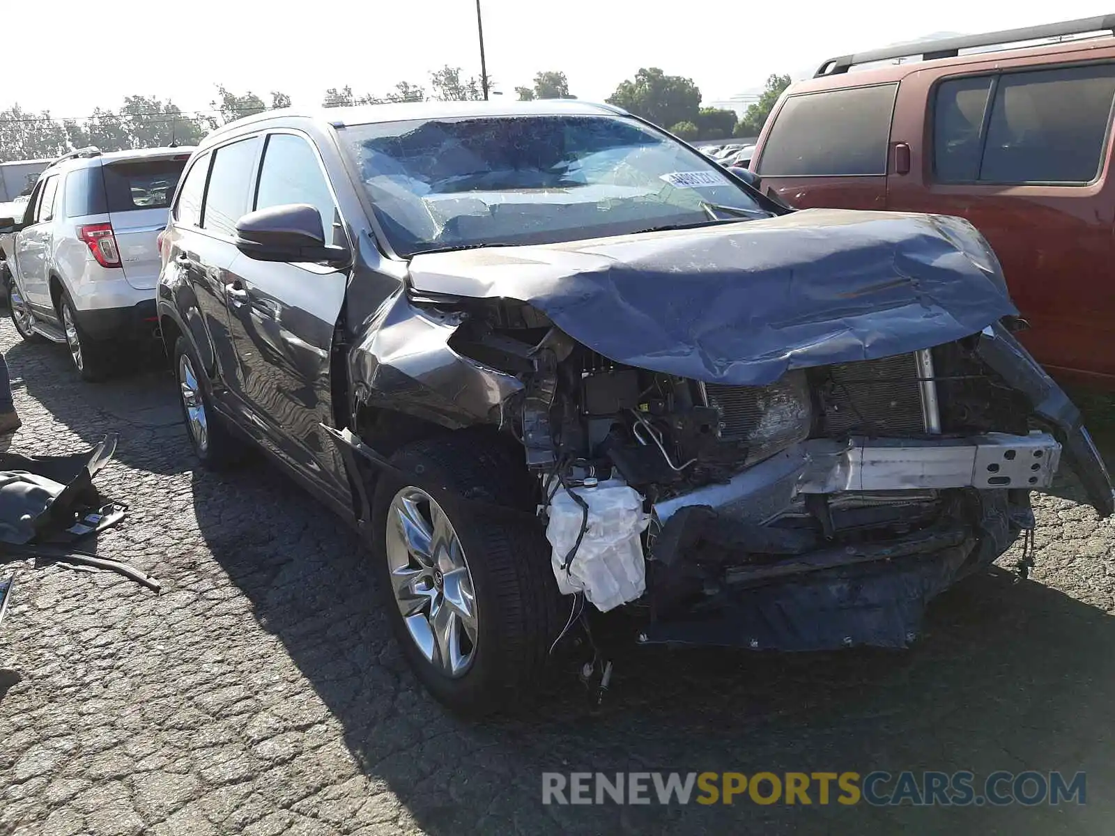 1 Photograph of a damaged car 5TDYZRFH8KS322315 TOYOTA HIGHLANDER 2019