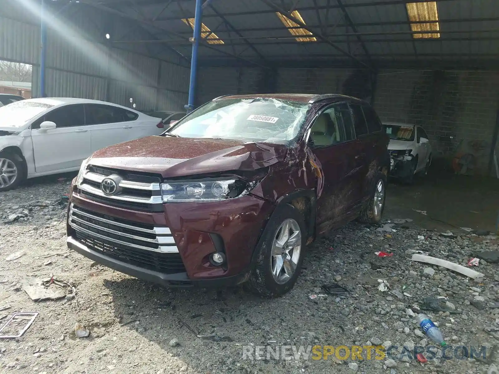 2 Photograph of a damaged car 5TDYZRFH8KS334948 TOYOTA HIGHLANDER 2019