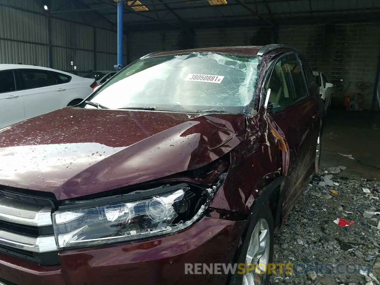 9 Photograph of a damaged car 5TDYZRFH8KS334948 TOYOTA HIGHLANDER 2019