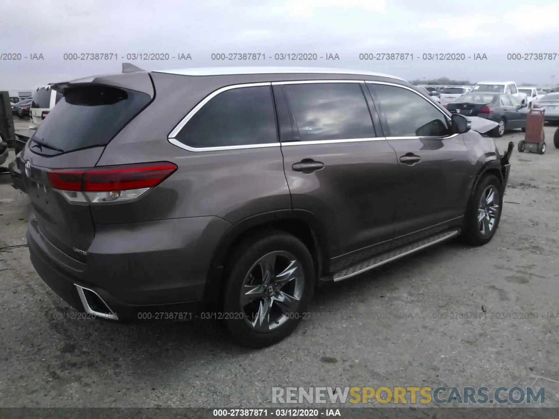 4 Photograph of a damaged car 5TDYZRFH8KS346243 TOYOTA HIGHLANDER 2019