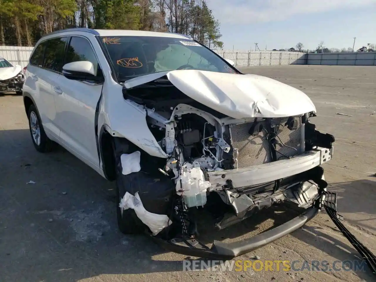 1 Photograph of a damaged car 5TDYZRFH8KS365584 TOYOTA HIGHLANDER 2019