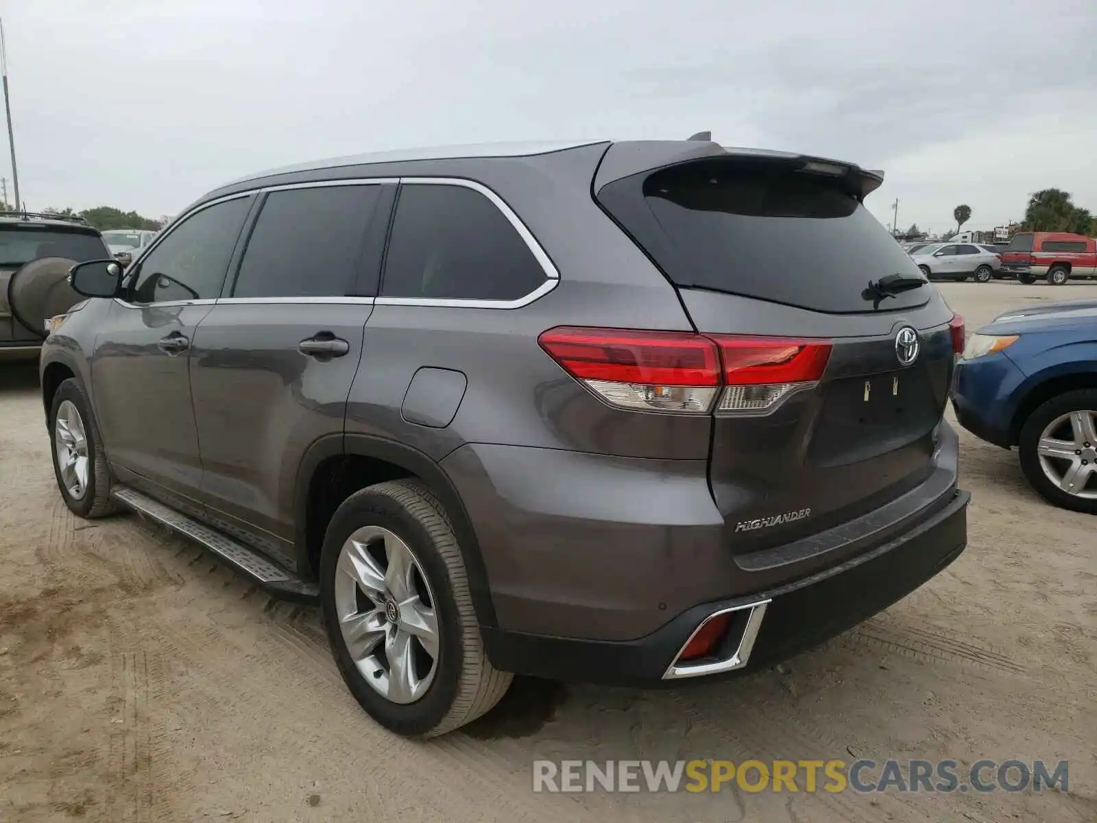 3 Photograph of a damaged car 5TDYZRFH9KS291480 TOYOTA HIGHLANDER 2019