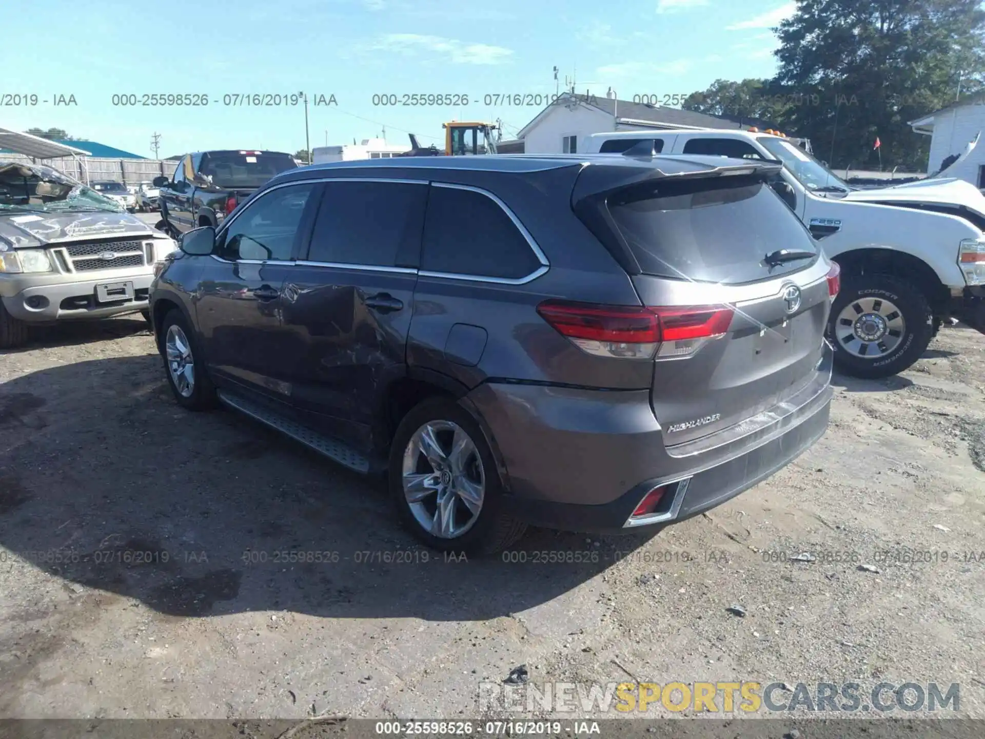 3 Photograph of a damaged car 5TDYZRFH9KS292208 TOYOTA HIGHLANDER 2019