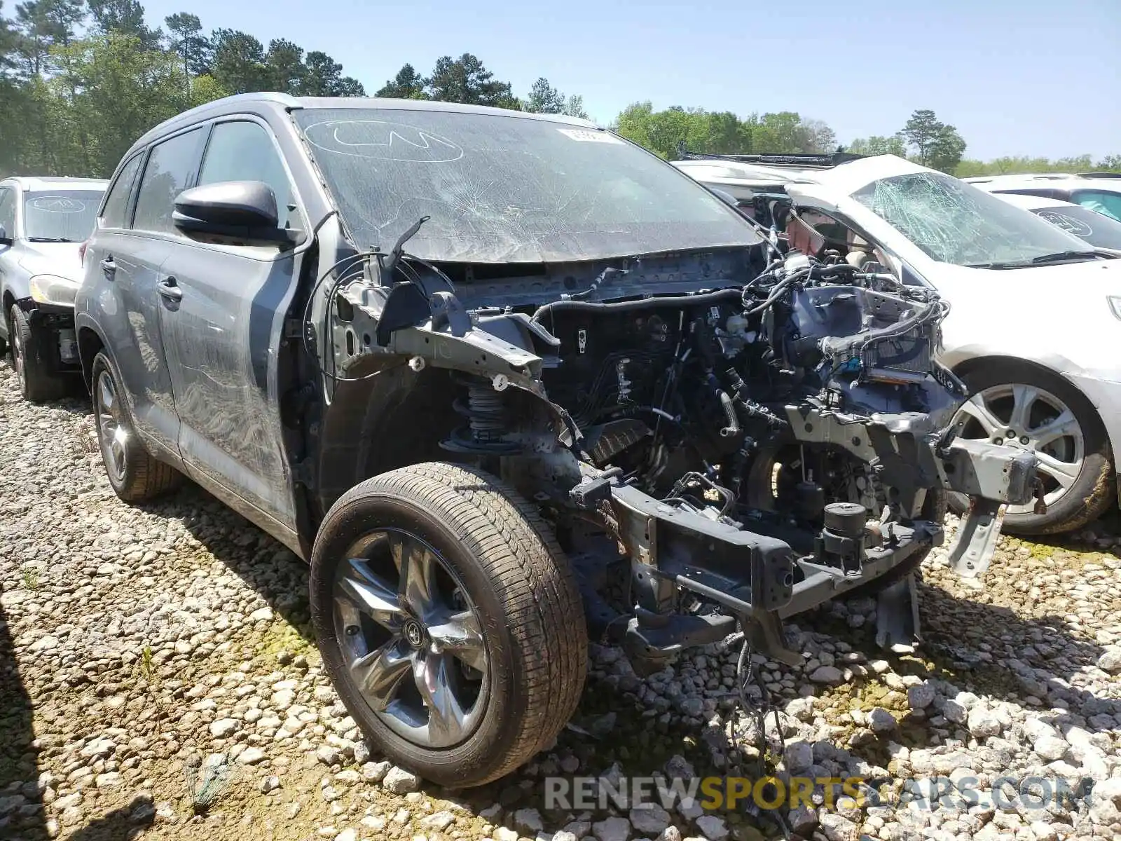 1 Photograph of a damaged car 5TDYZRFH9KS322694 TOYOTA HIGHLANDER 2019