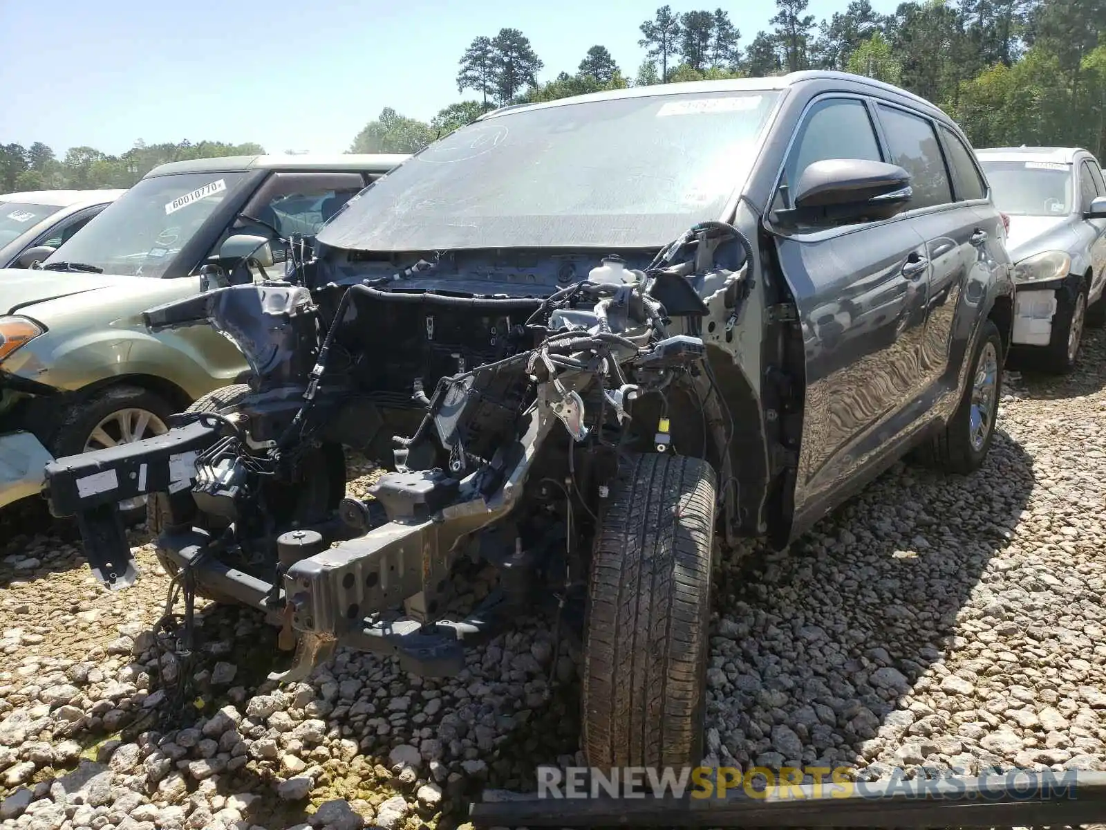 2 Photograph of a damaged car 5TDYZRFH9KS322694 TOYOTA HIGHLANDER 2019