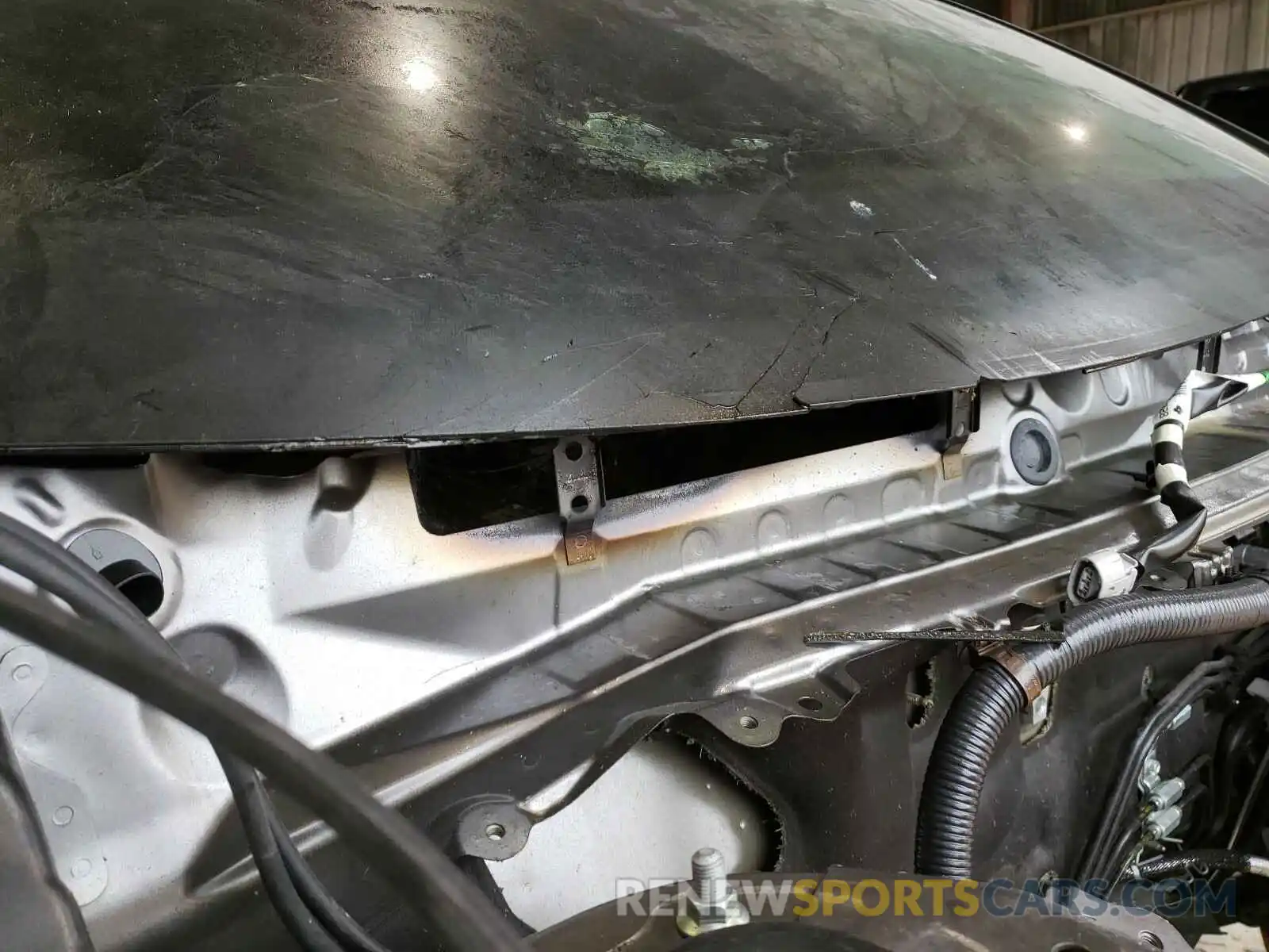 9 Photograph of a damaged car 5TDYZRFH9KS322694 TOYOTA HIGHLANDER 2019