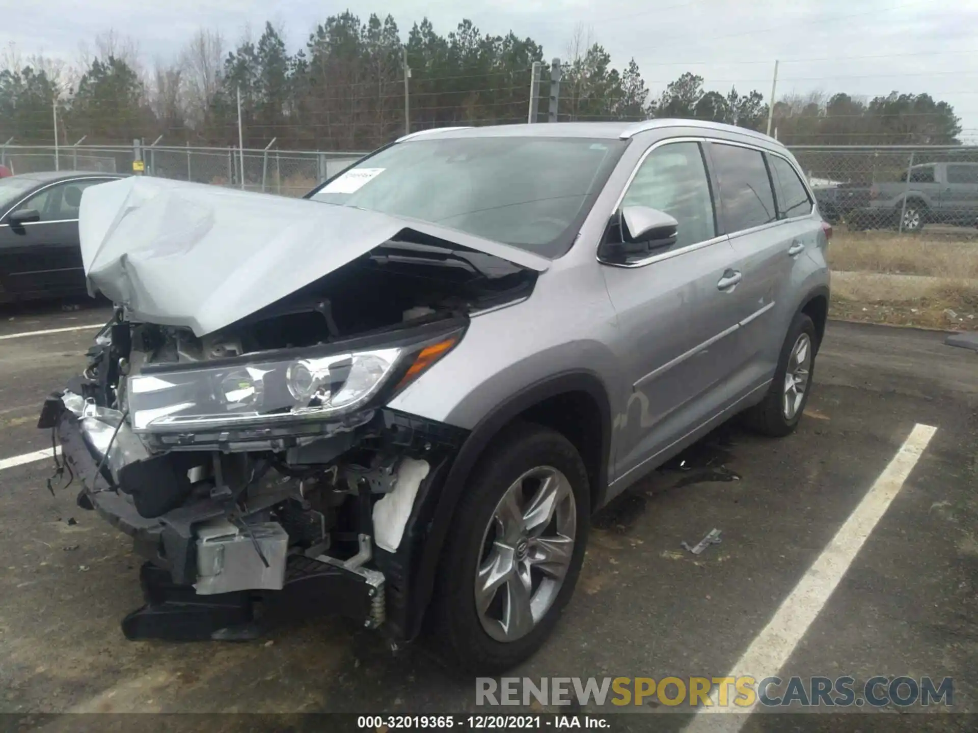 2 Photograph of a damaged car 5TDYZRFH9KS324025 TOYOTA HIGHLANDER 2019