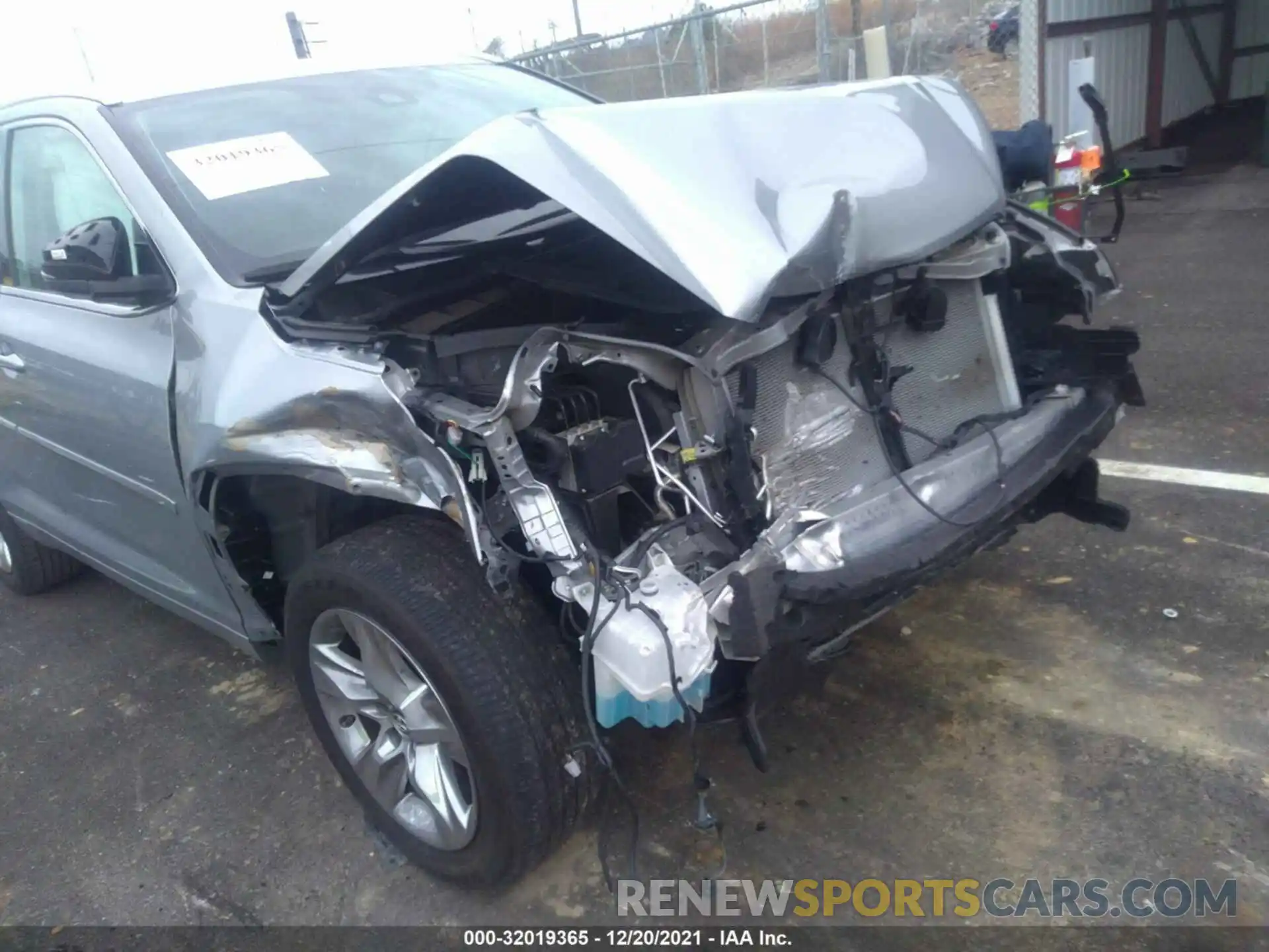 6 Photograph of a damaged car 5TDYZRFH9KS324025 TOYOTA HIGHLANDER 2019