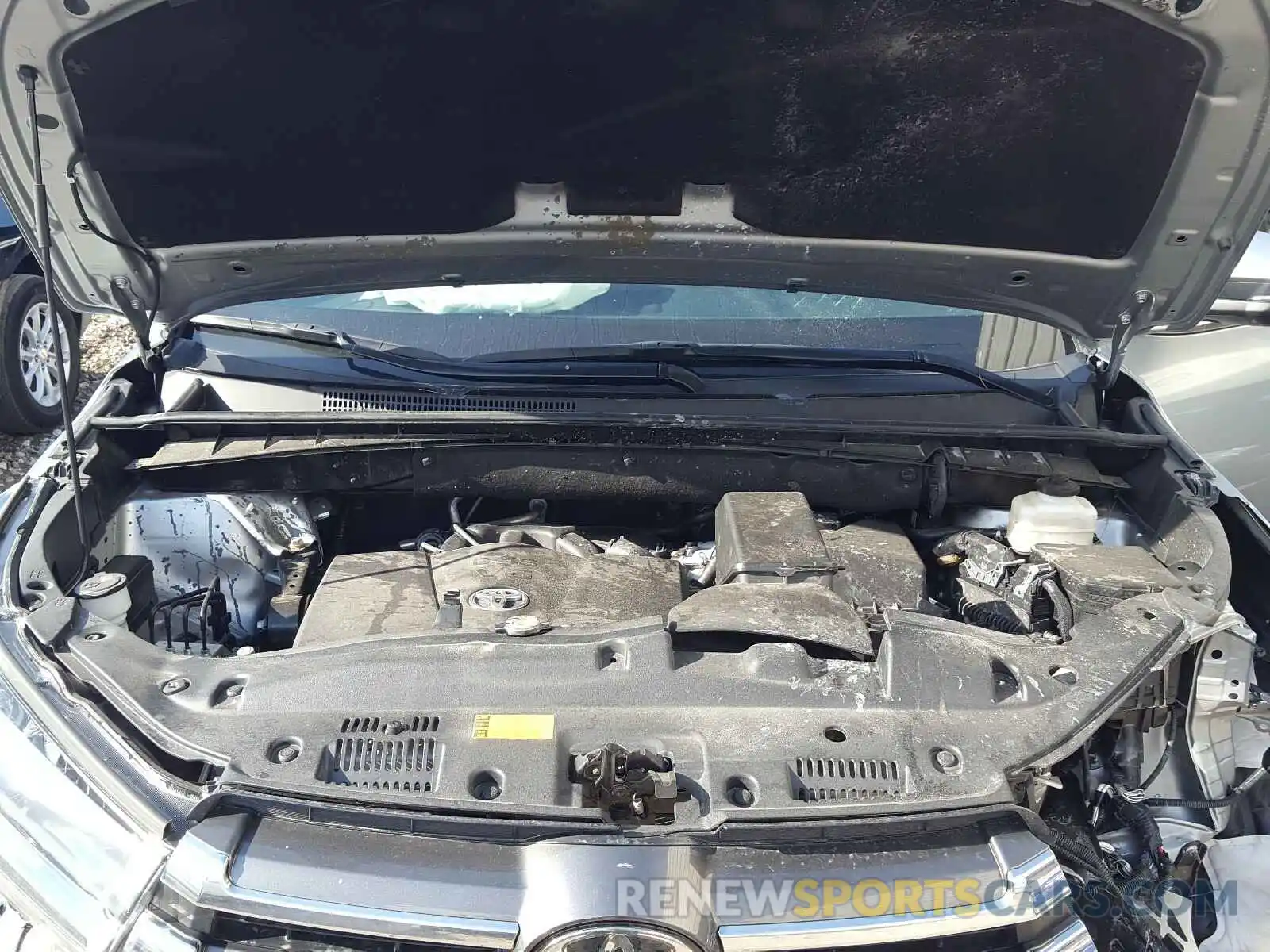 7 Photograph of a damaged car 5TDYZRFH9KS328611 TOYOTA HIGHLANDER 2019