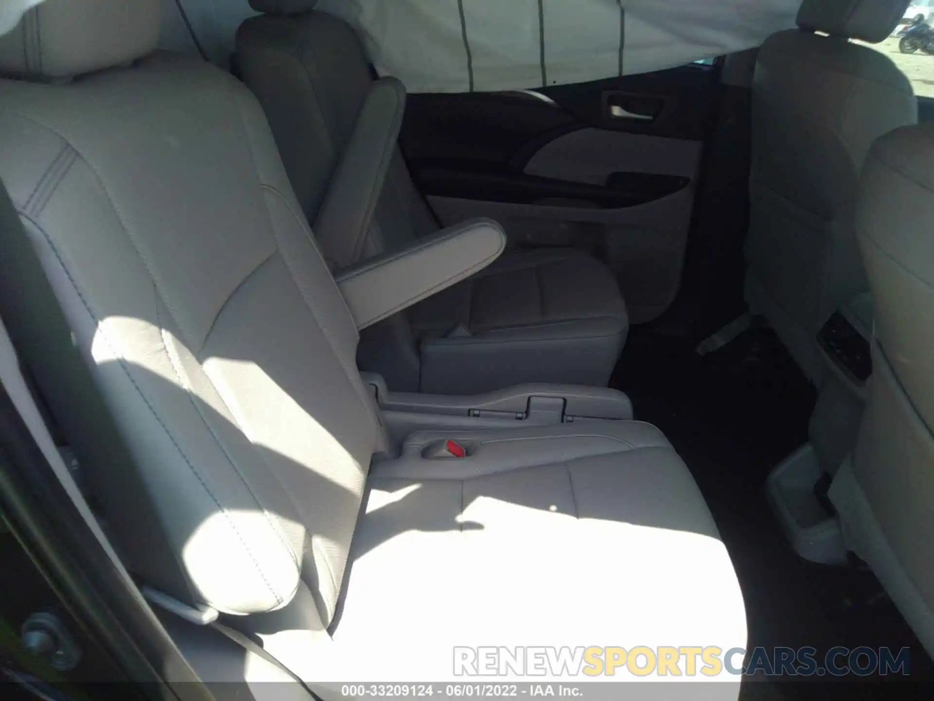 8 Фотография поврежденного автомобиля 5TDYZRFH9KS329709 TOYOTA HIGHLANDER 2019