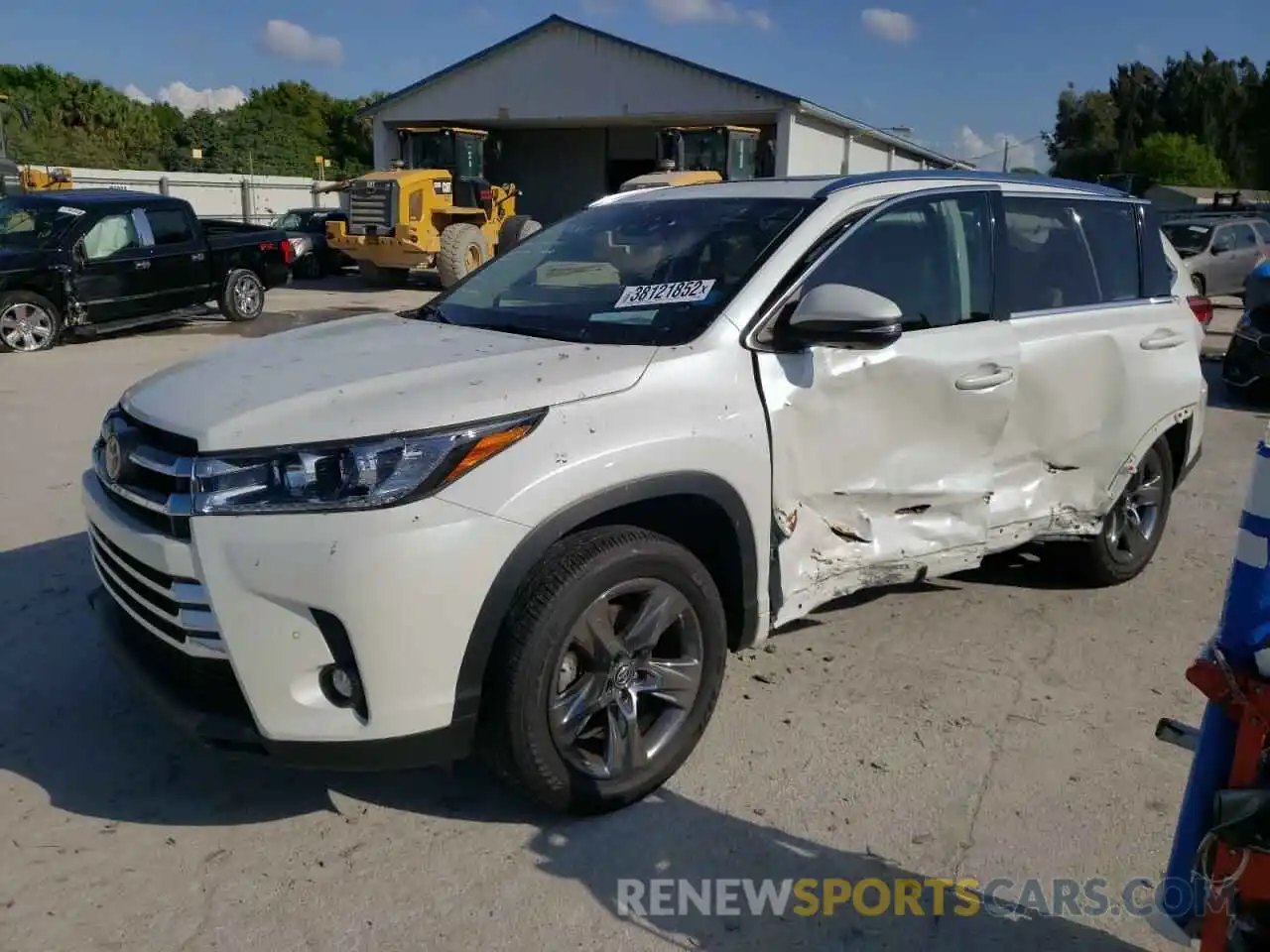 2 Photograph of a damaged car 5TDYZRFH9KS330665 TOYOTA HIGHLANDER 2019